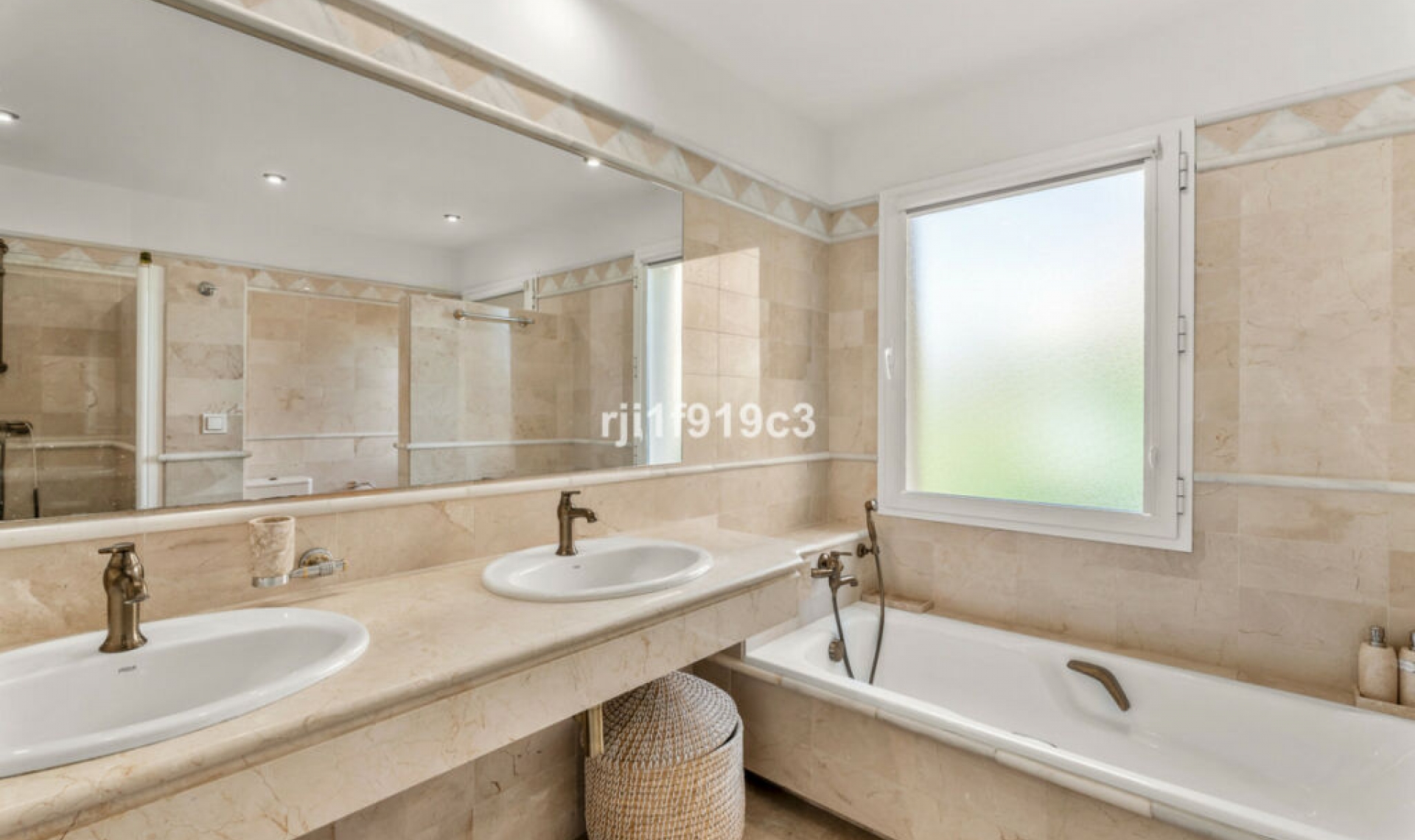 Resale - Apartment -
Elviria