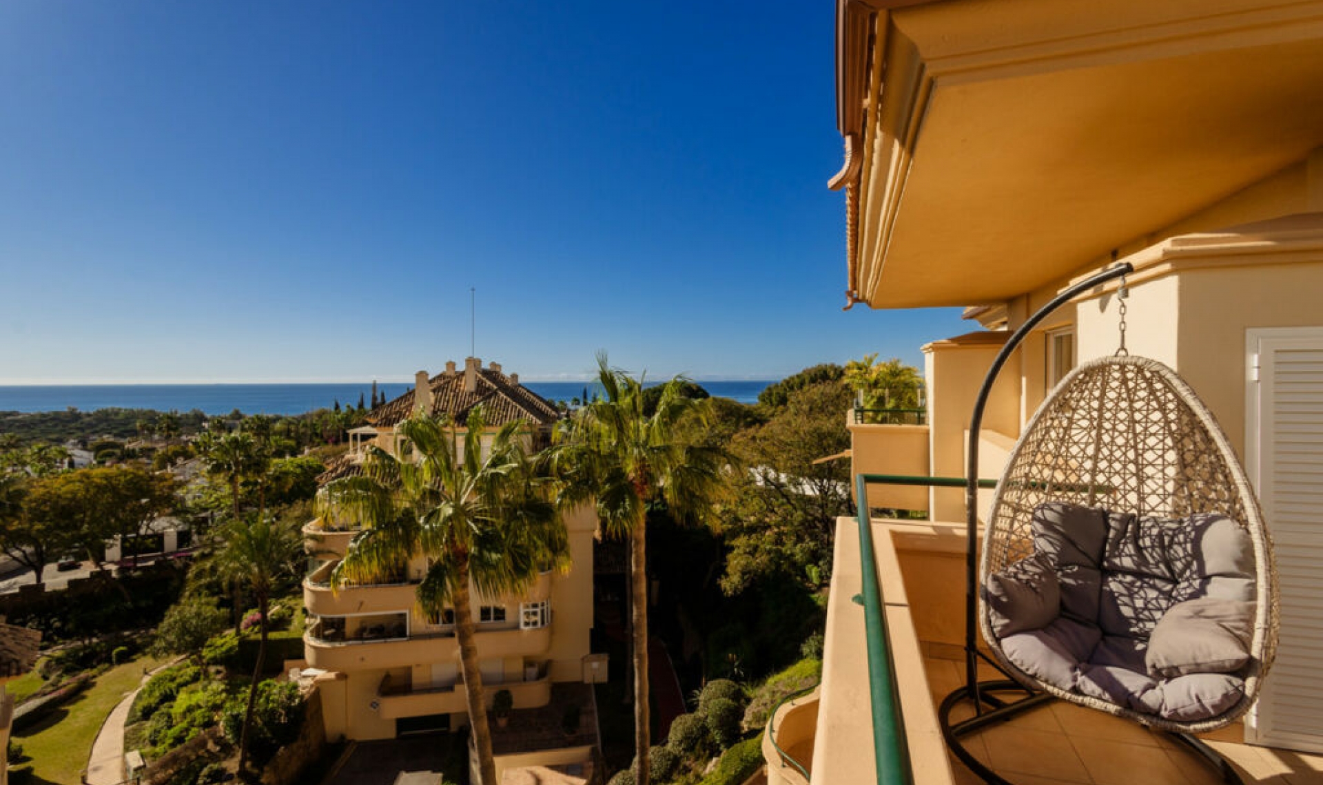 Resale - Apartment -
Elviria