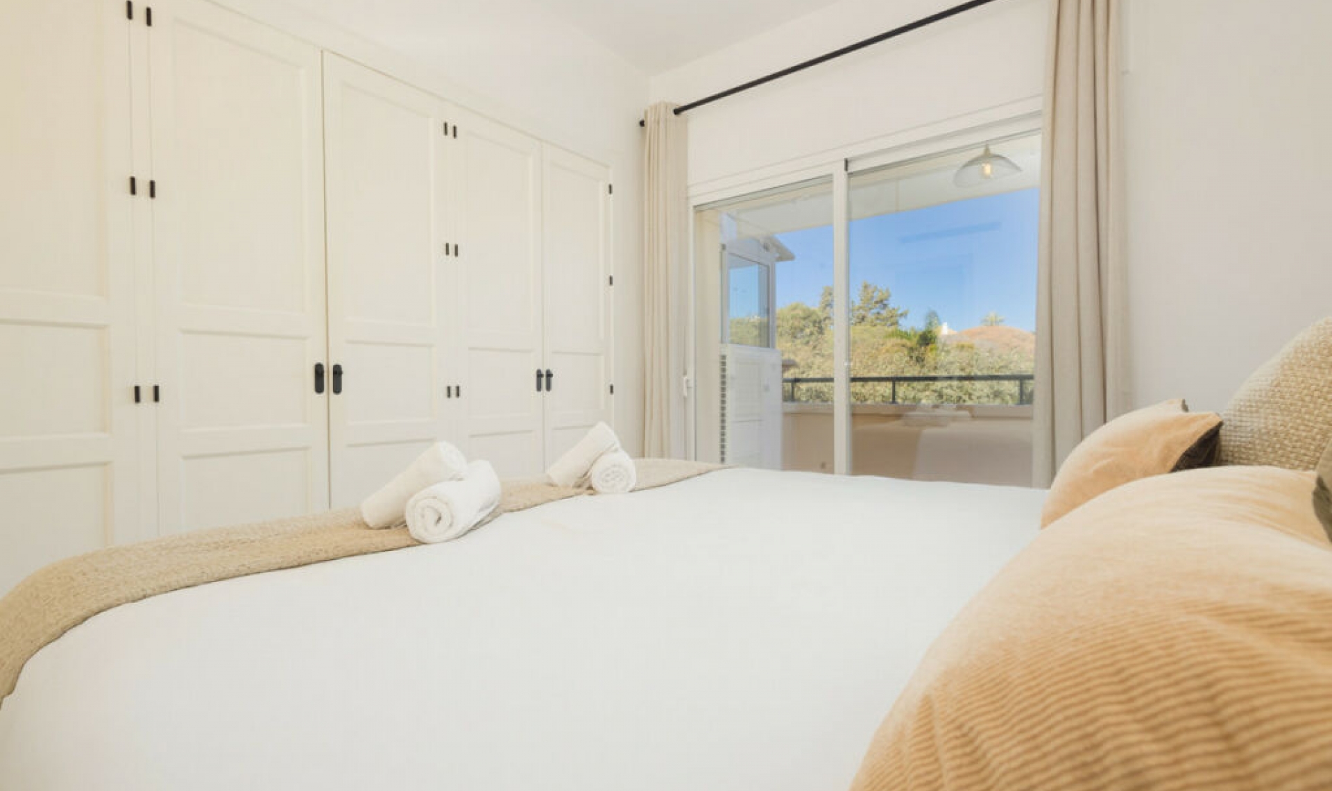 Resale - Apartment -
Elviria