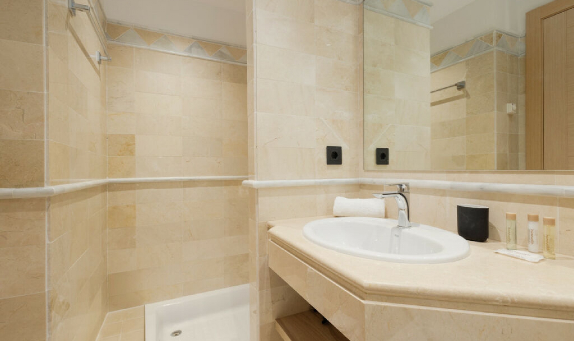 Resale - Apartment -
Elviria