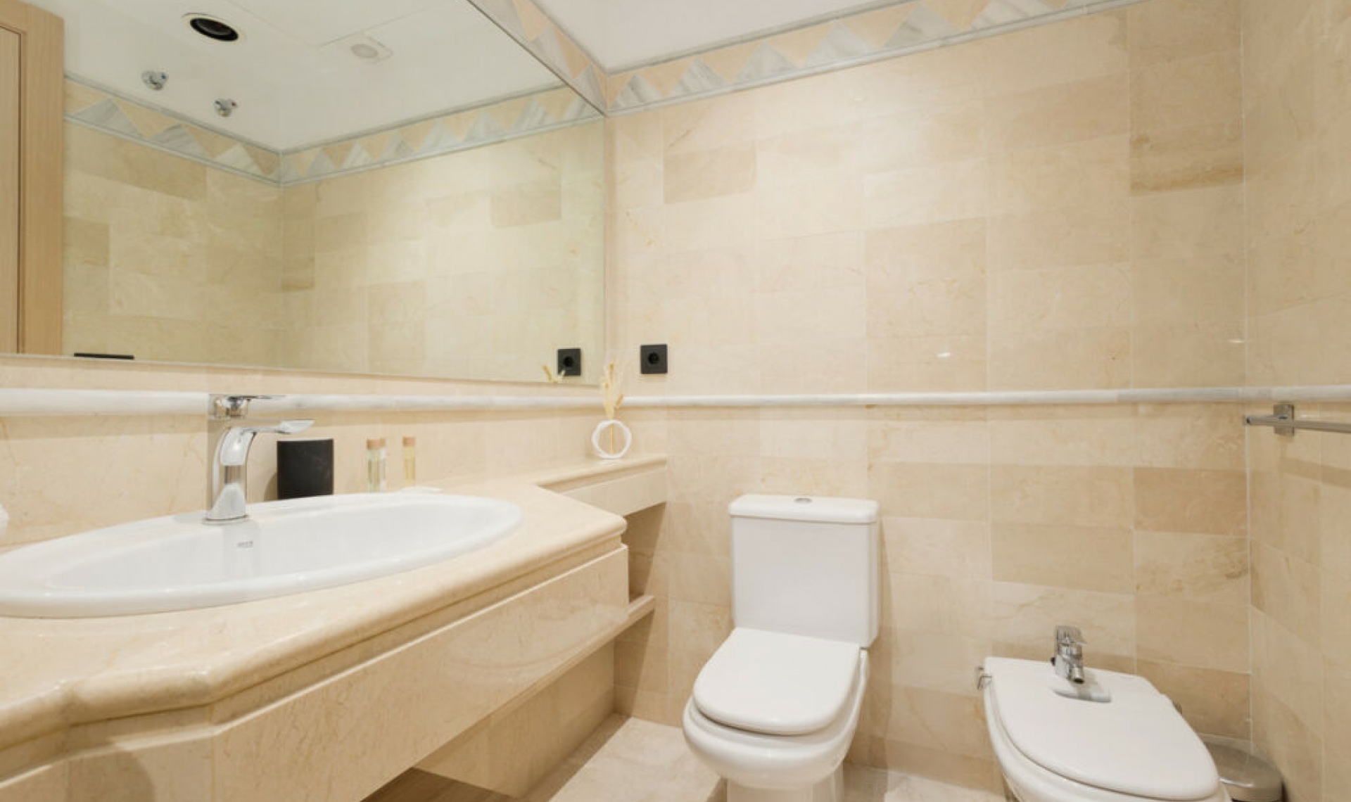 Resale - Apartment -
Elviria