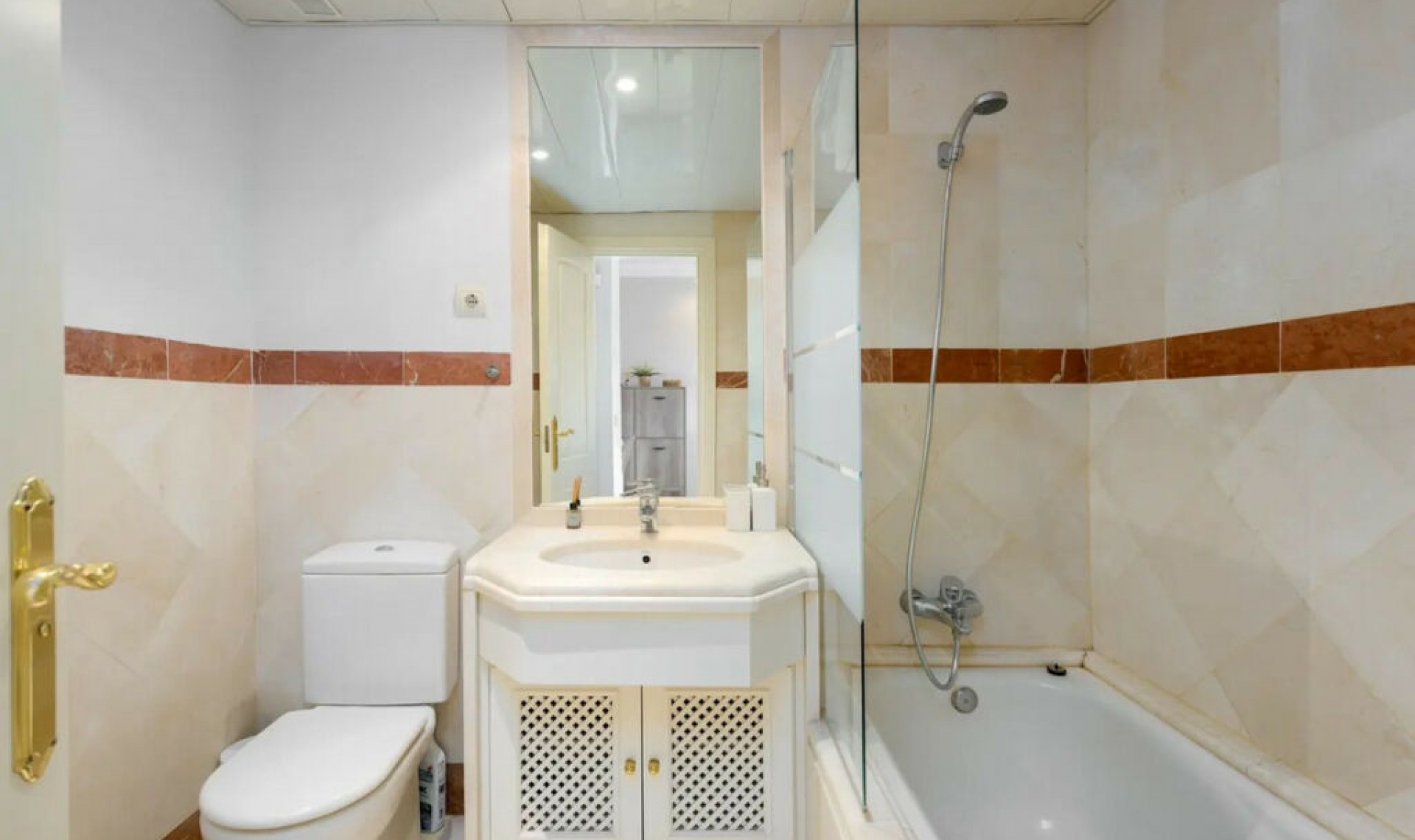 Resale - Apartment -
Elviria