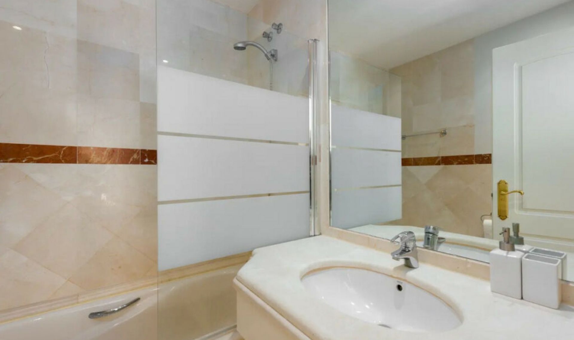 Resale - Apartment -
Elviria