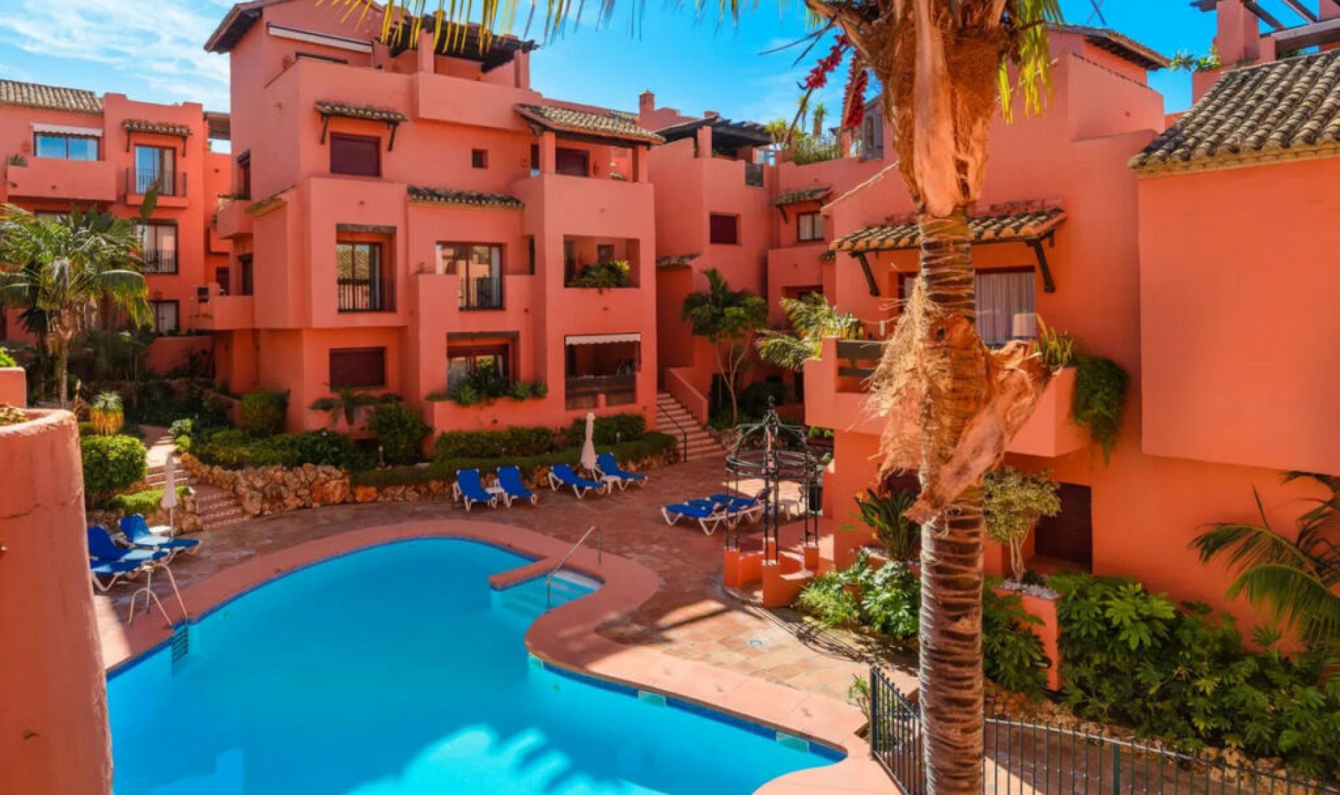 Resale - Apartment -
Elviria