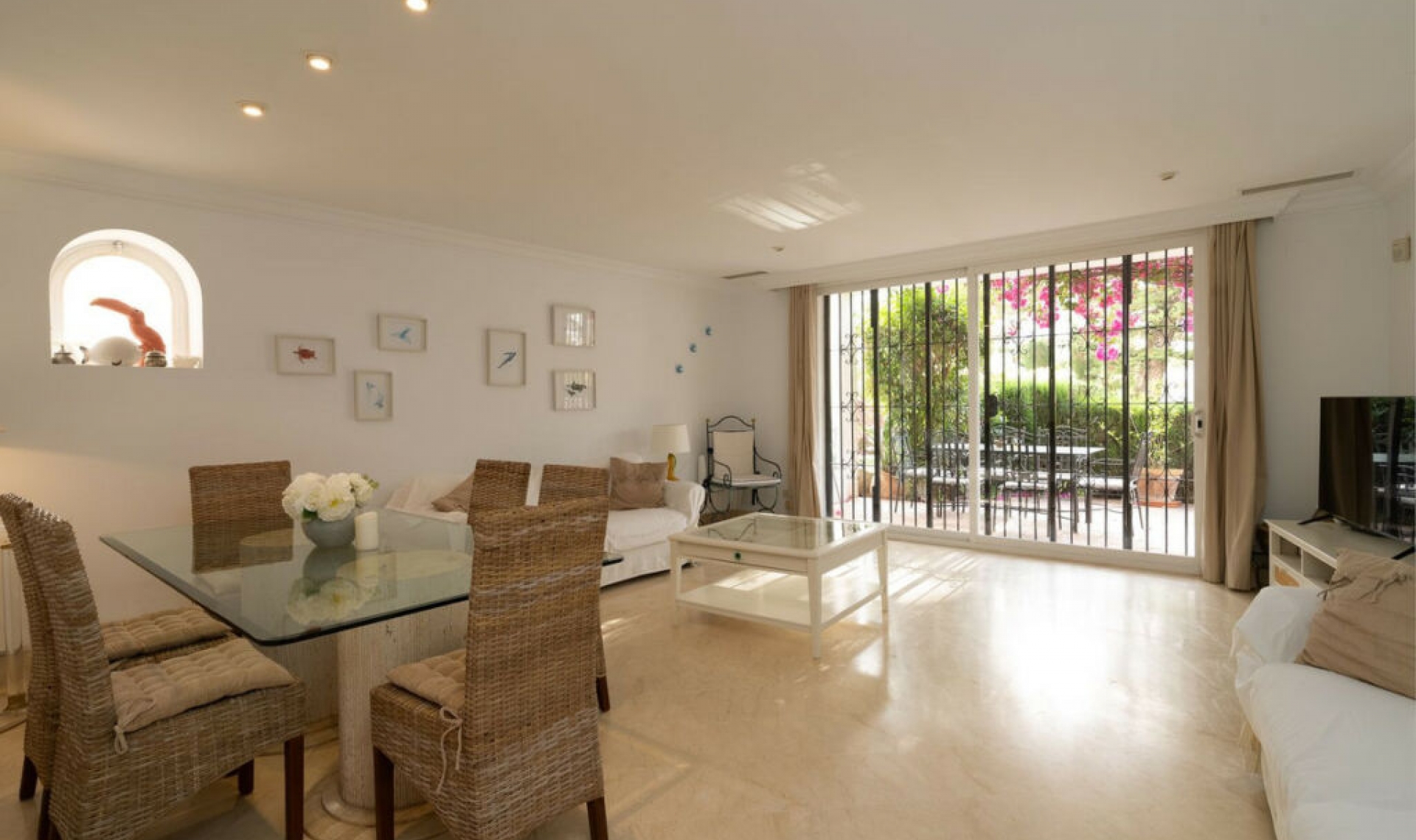 Resale - Apartment -
Elviria