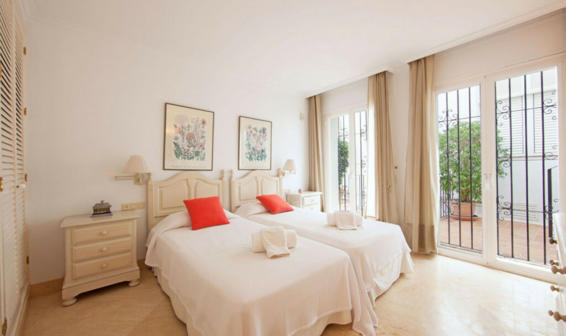 Resale - Apartment -
Elviria
