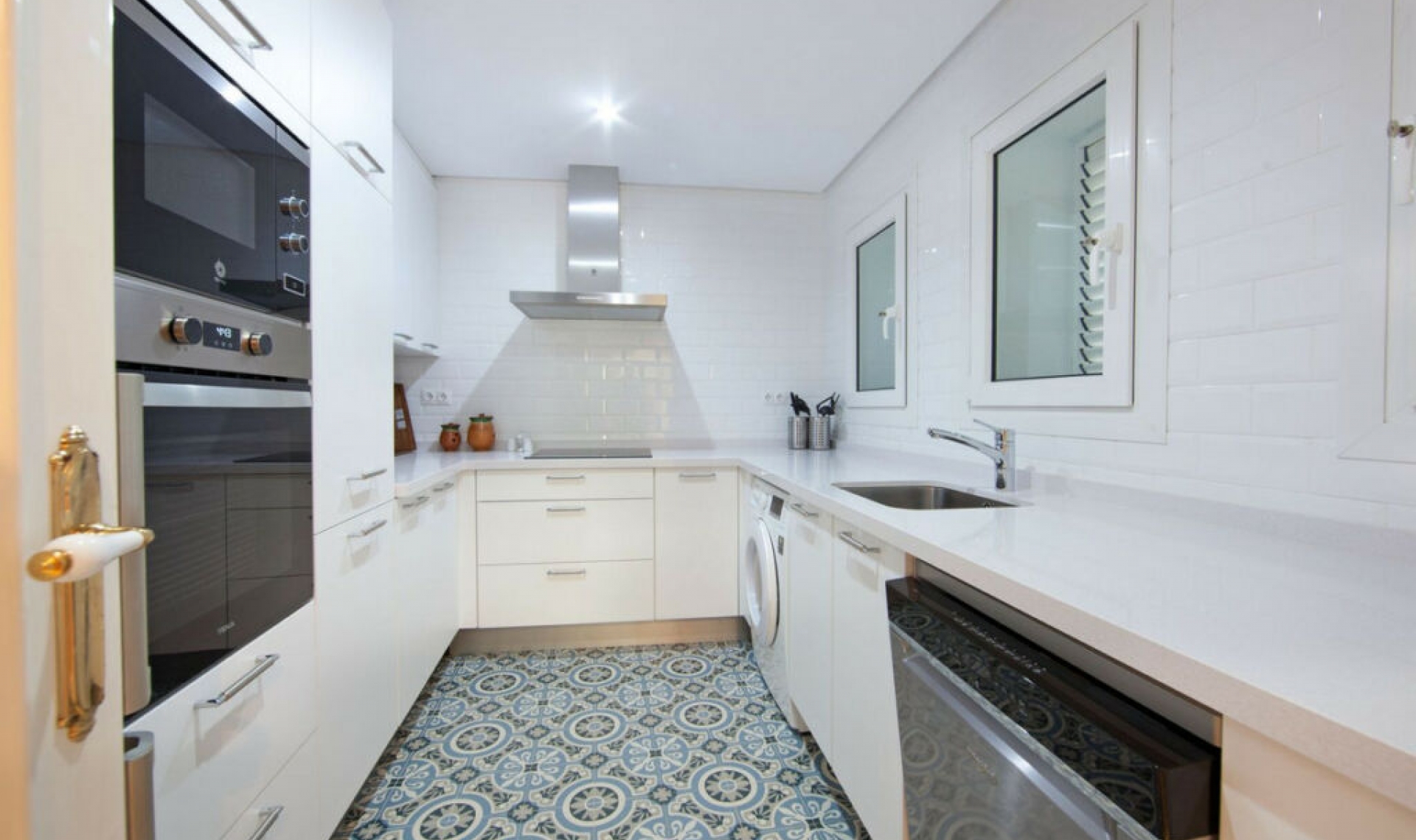 Resale - Apartment -
Elviria