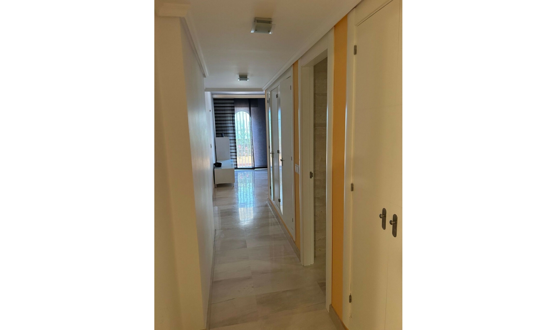 Resale - Apartment -
Elviria