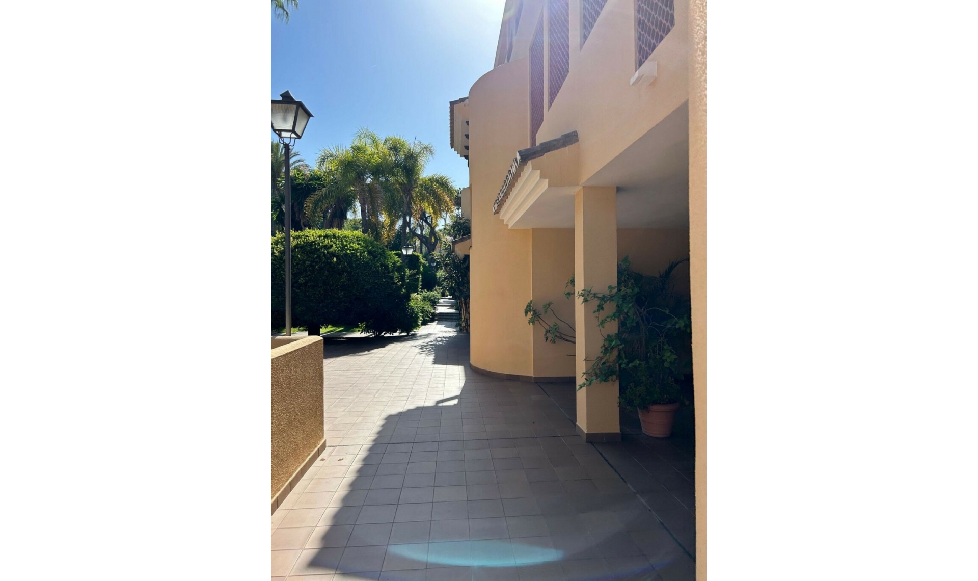 Resale - Apartment -
Elviria