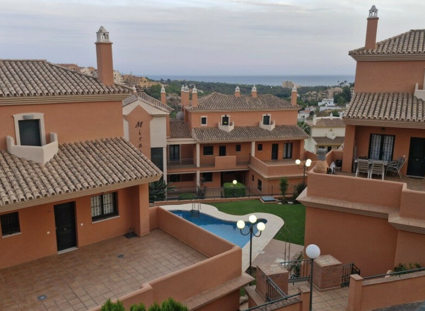 Resale - Apartment -
Elviria