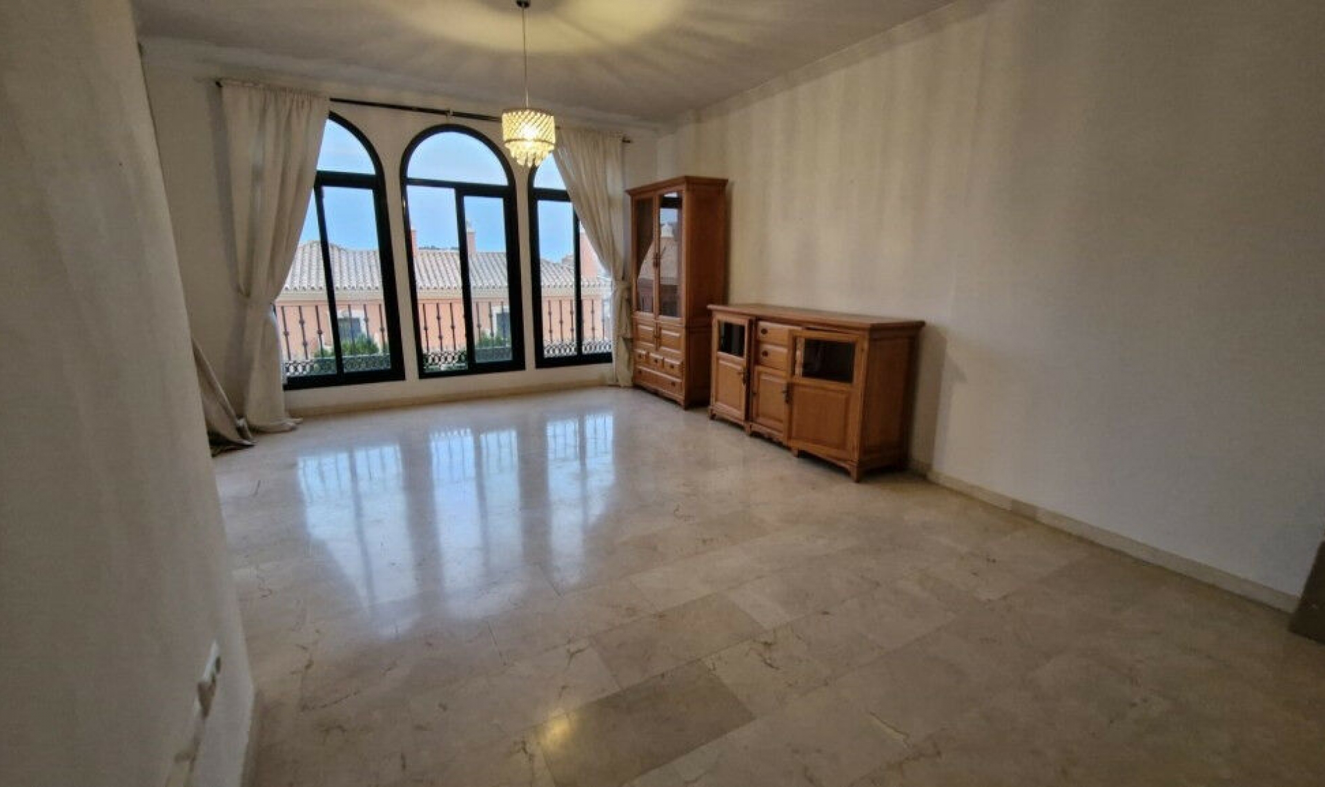Resale - Apartment -
Elviria