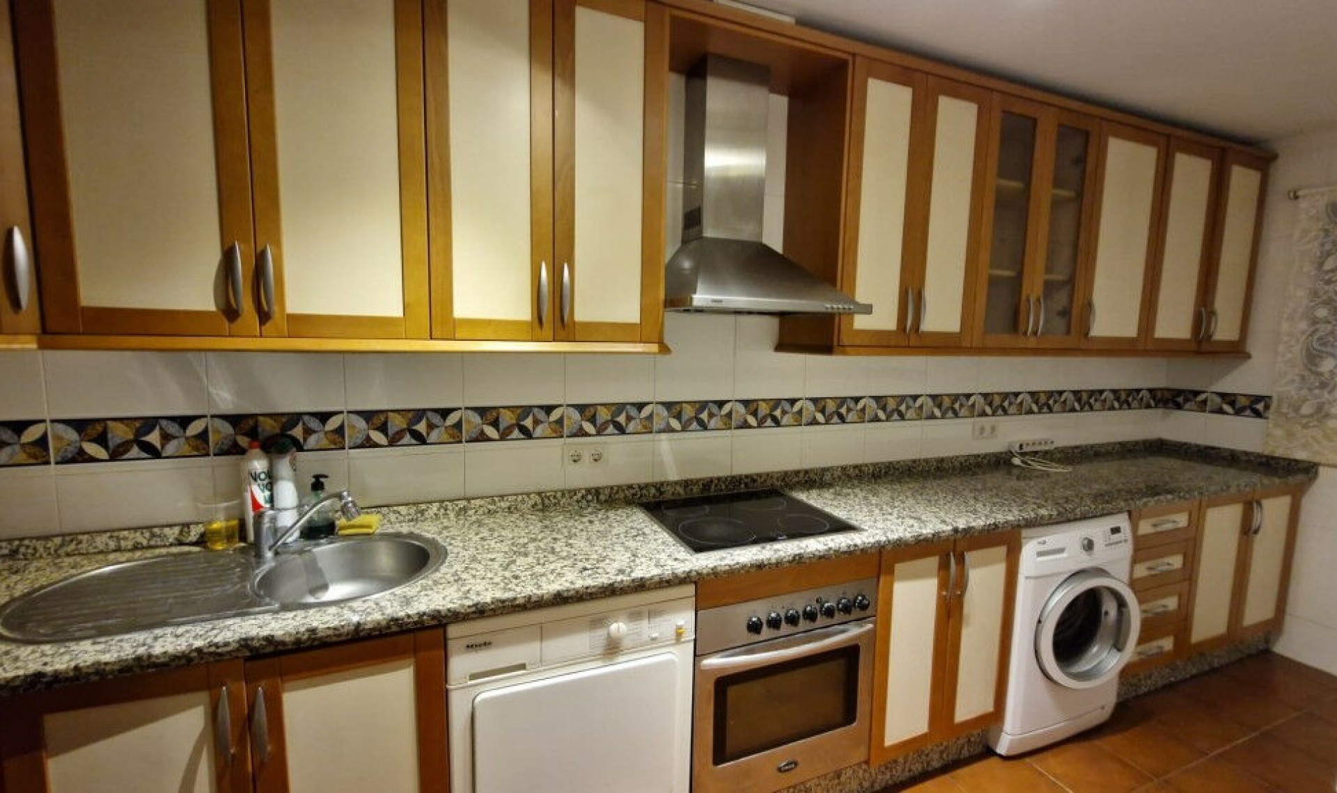 Resale - Apartment -
Elviria