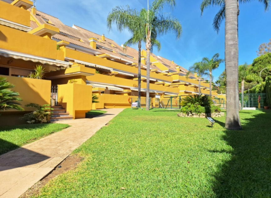 Resale - Apartment -
Elviria