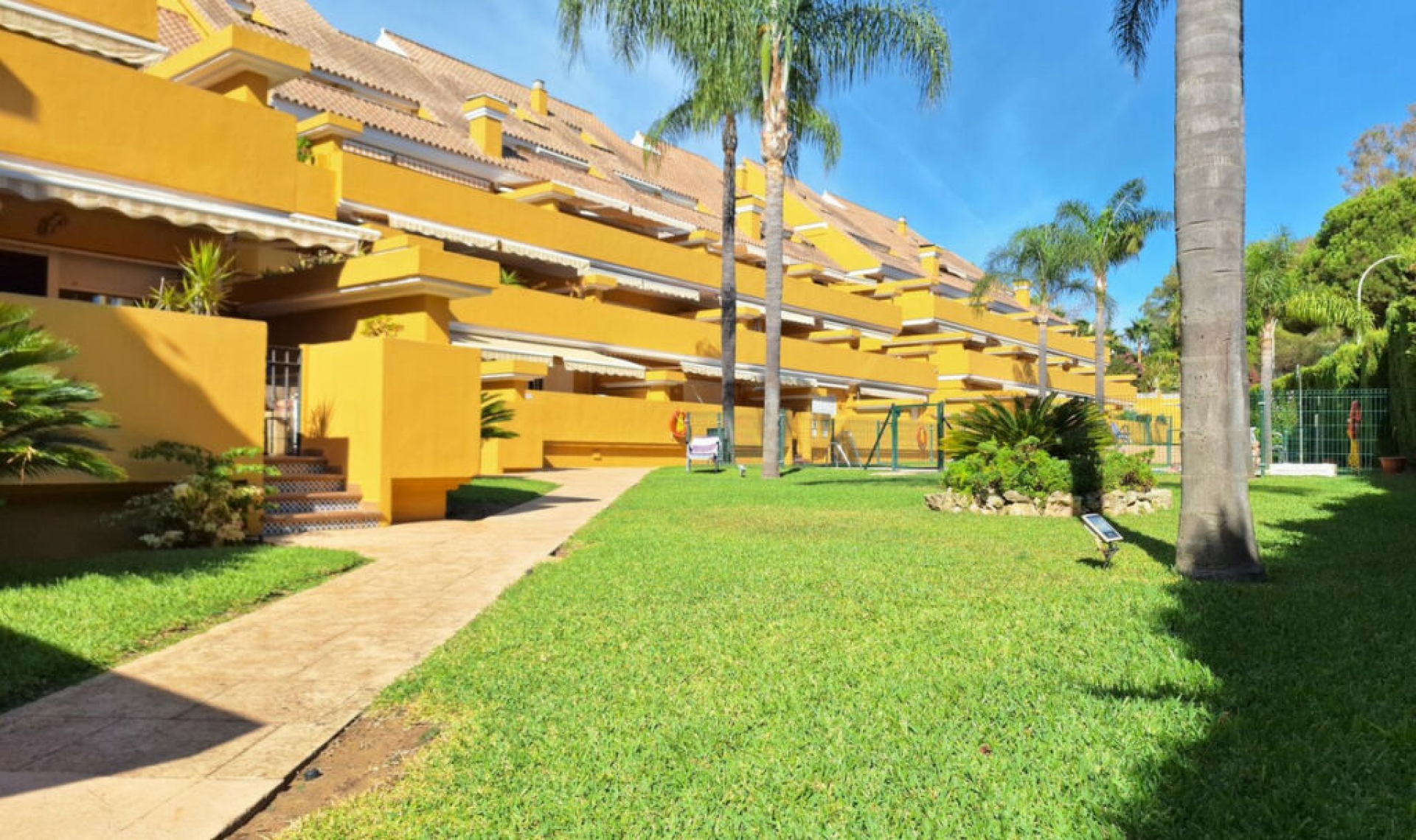 Resale - Apartment -
Elviria