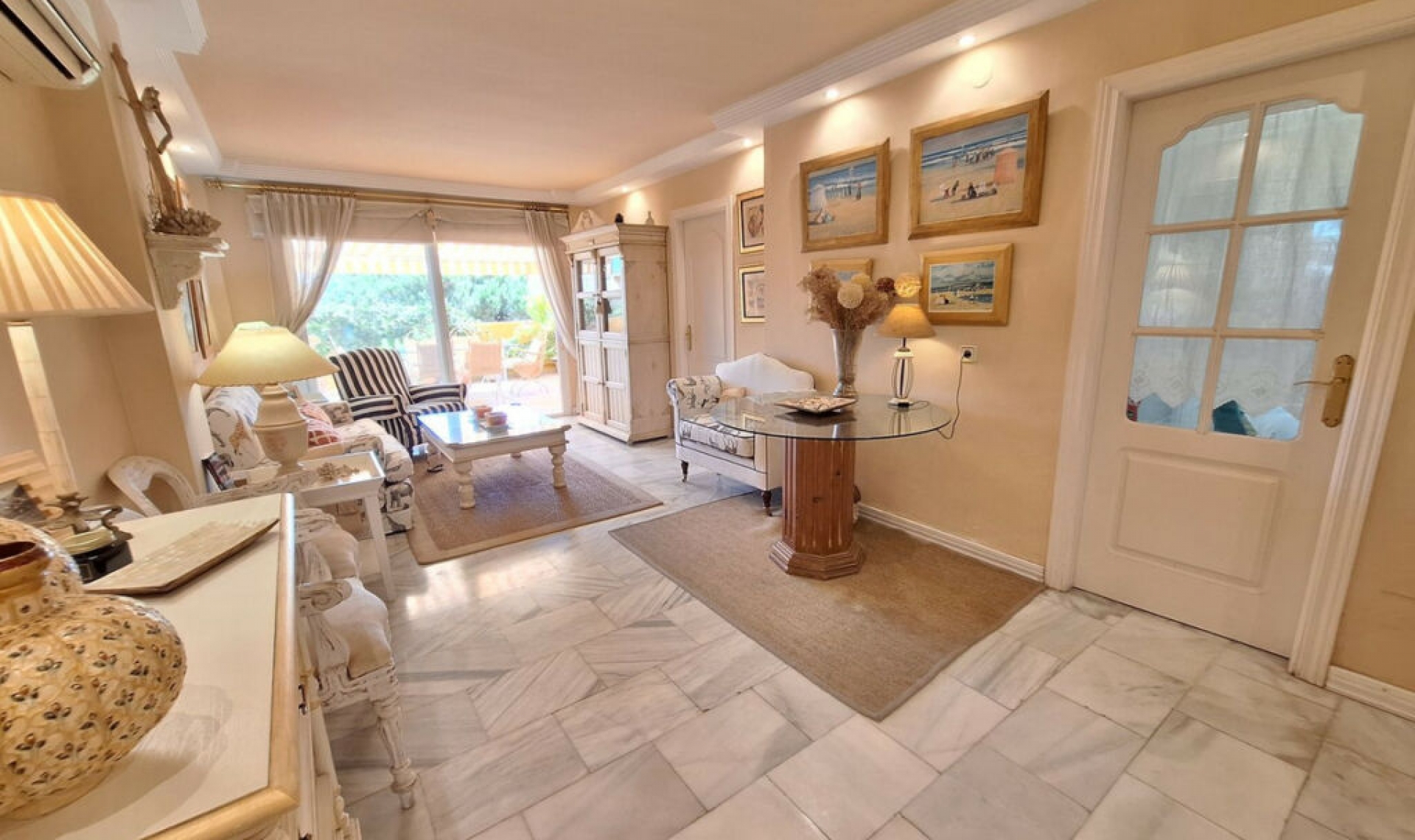 Resale - Apartment -
Elviria