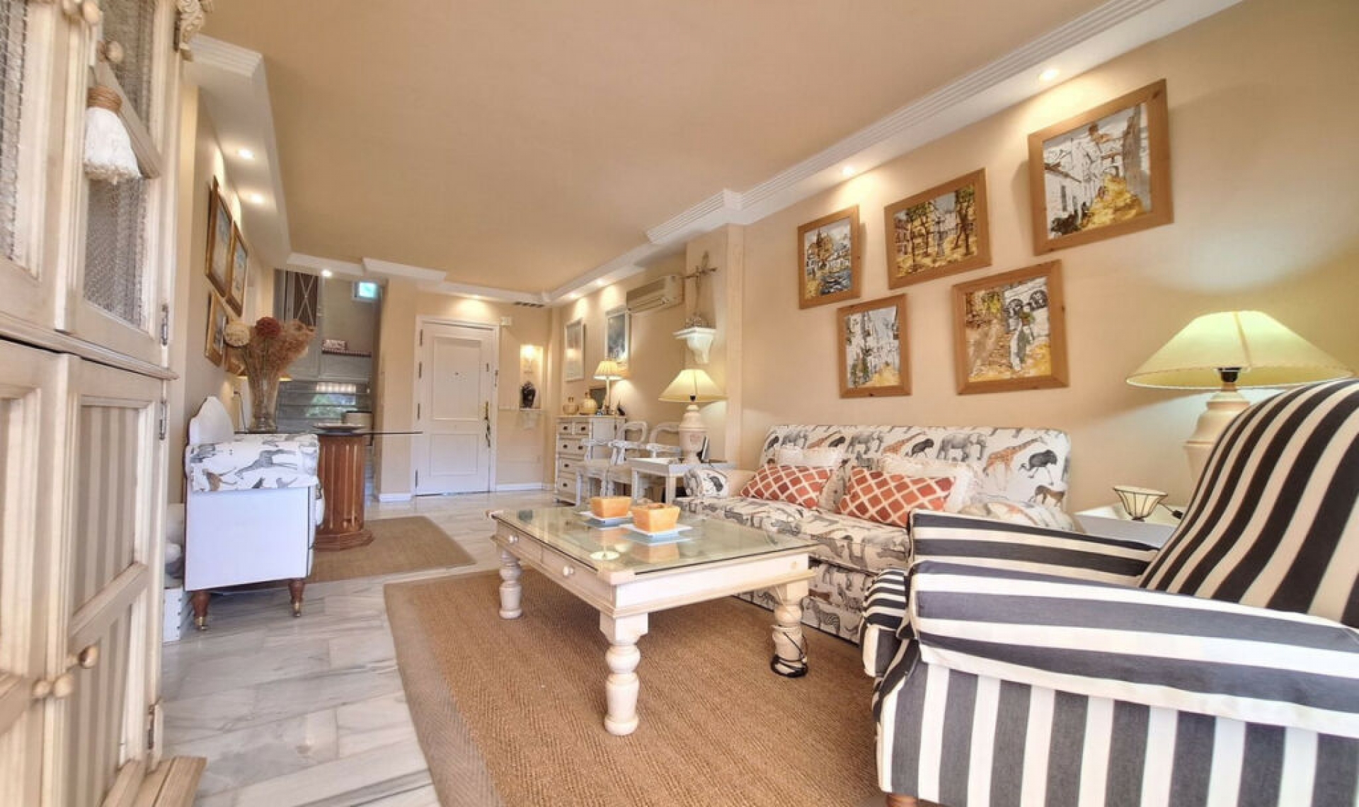 Resale - Apartment -
Elviria