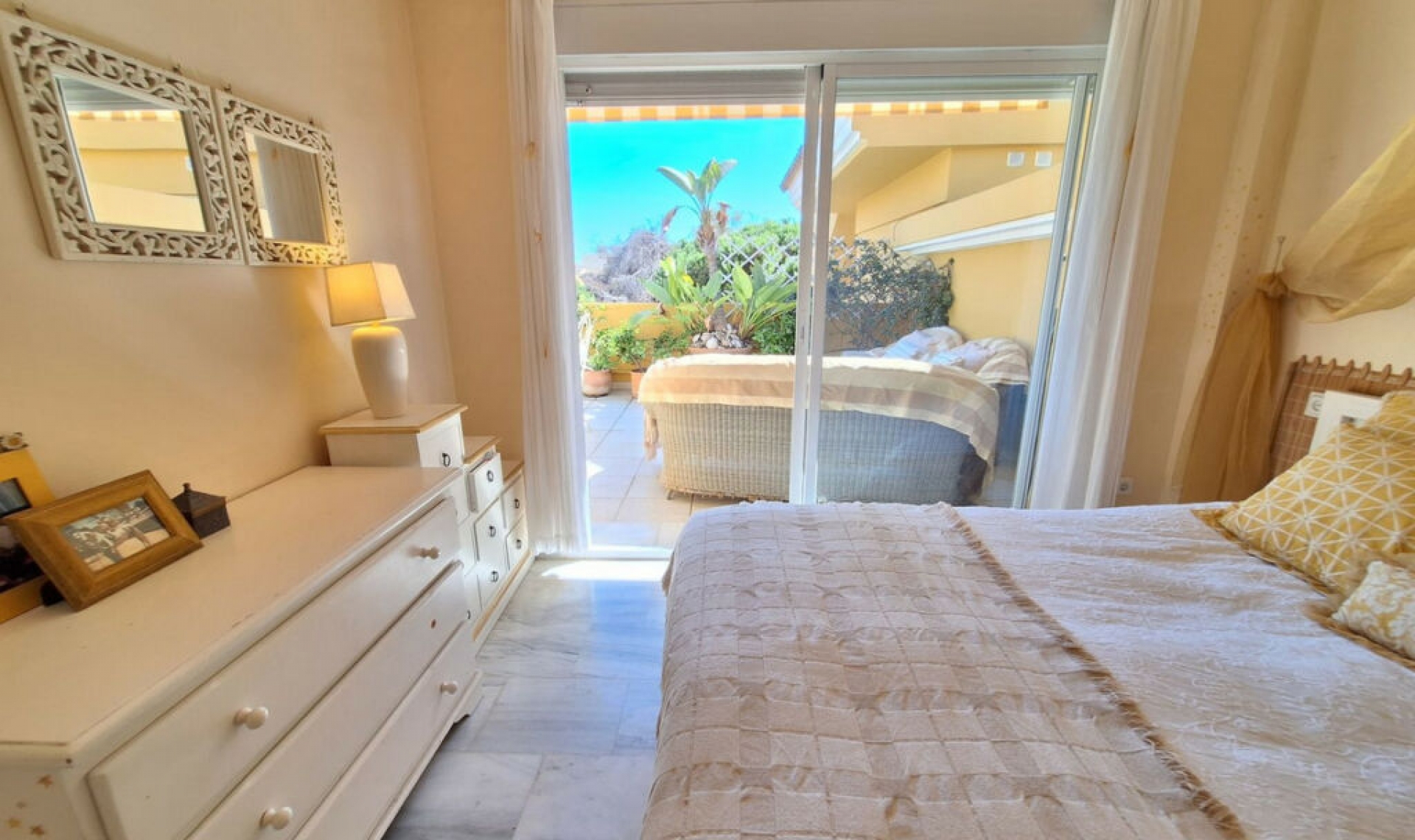 Resale - Apartment -
Elviria