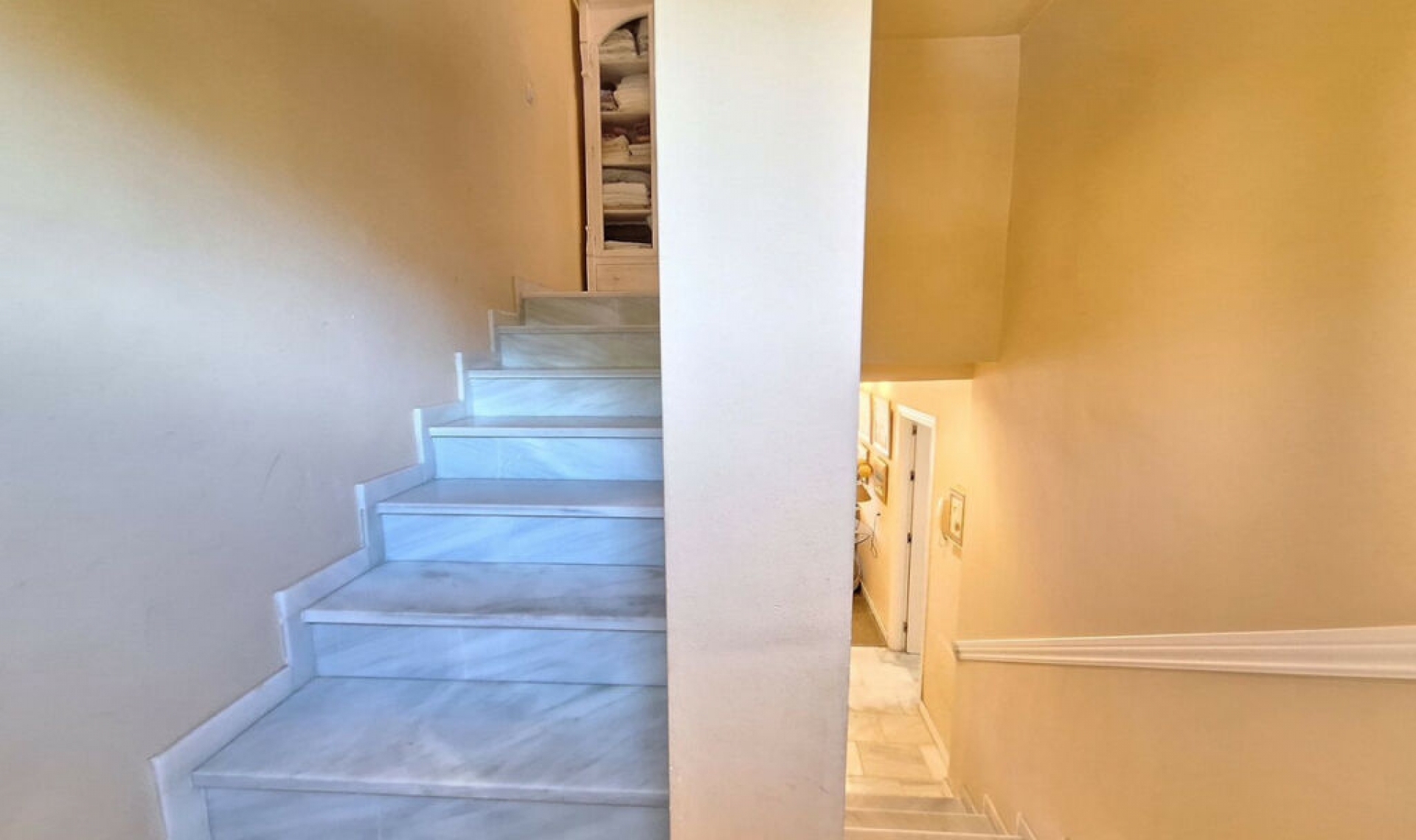 Resale - Apartment -
Elviria