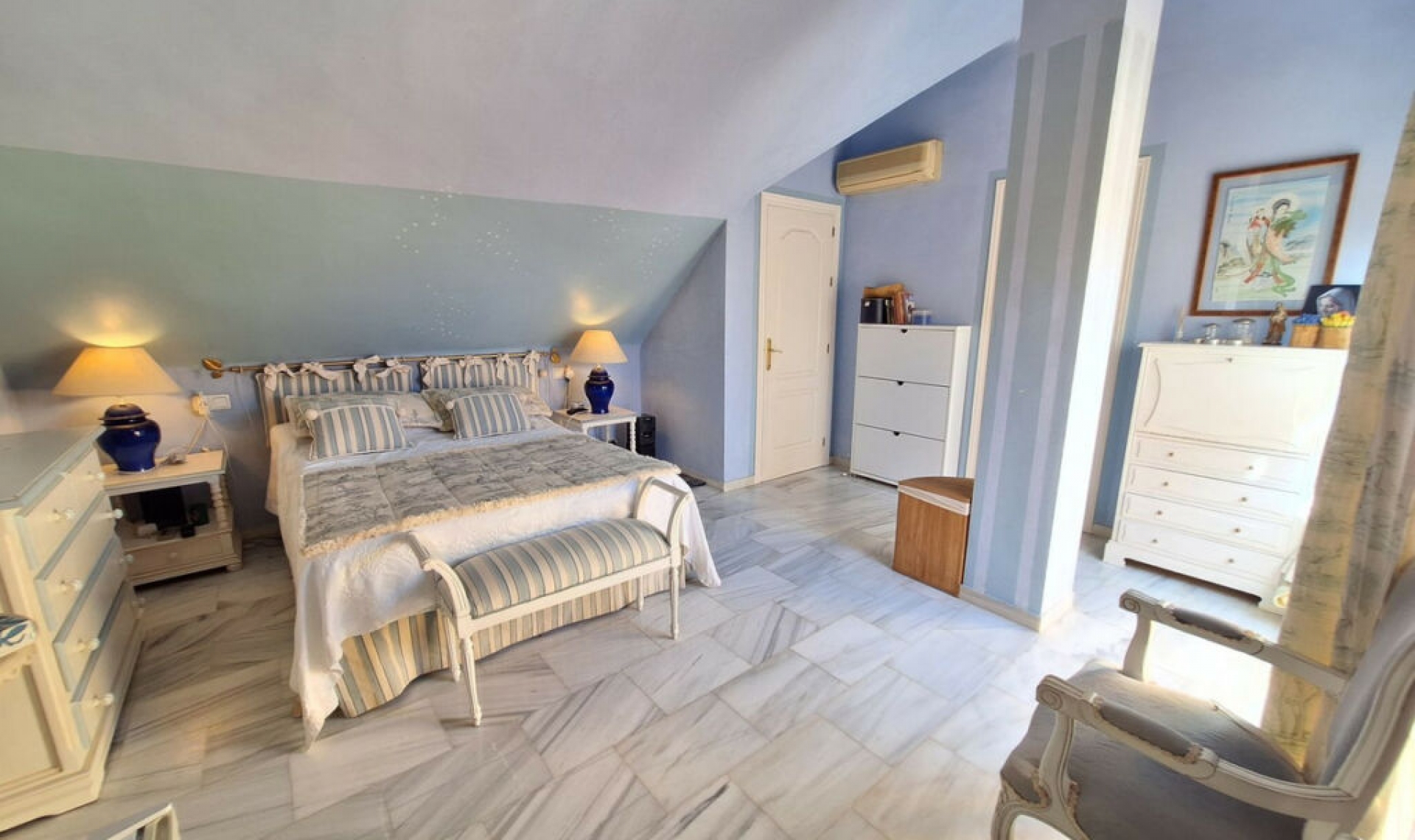 Resale - Apartment -
Elviria