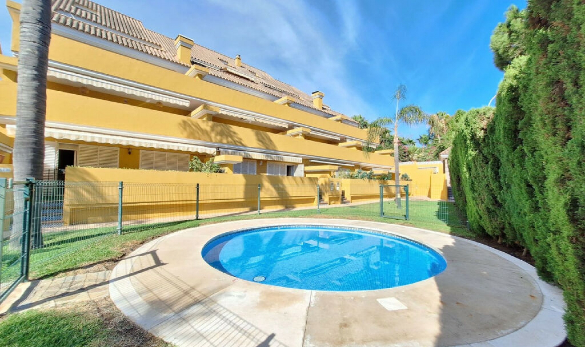 Resale - Apartment -
Elviria