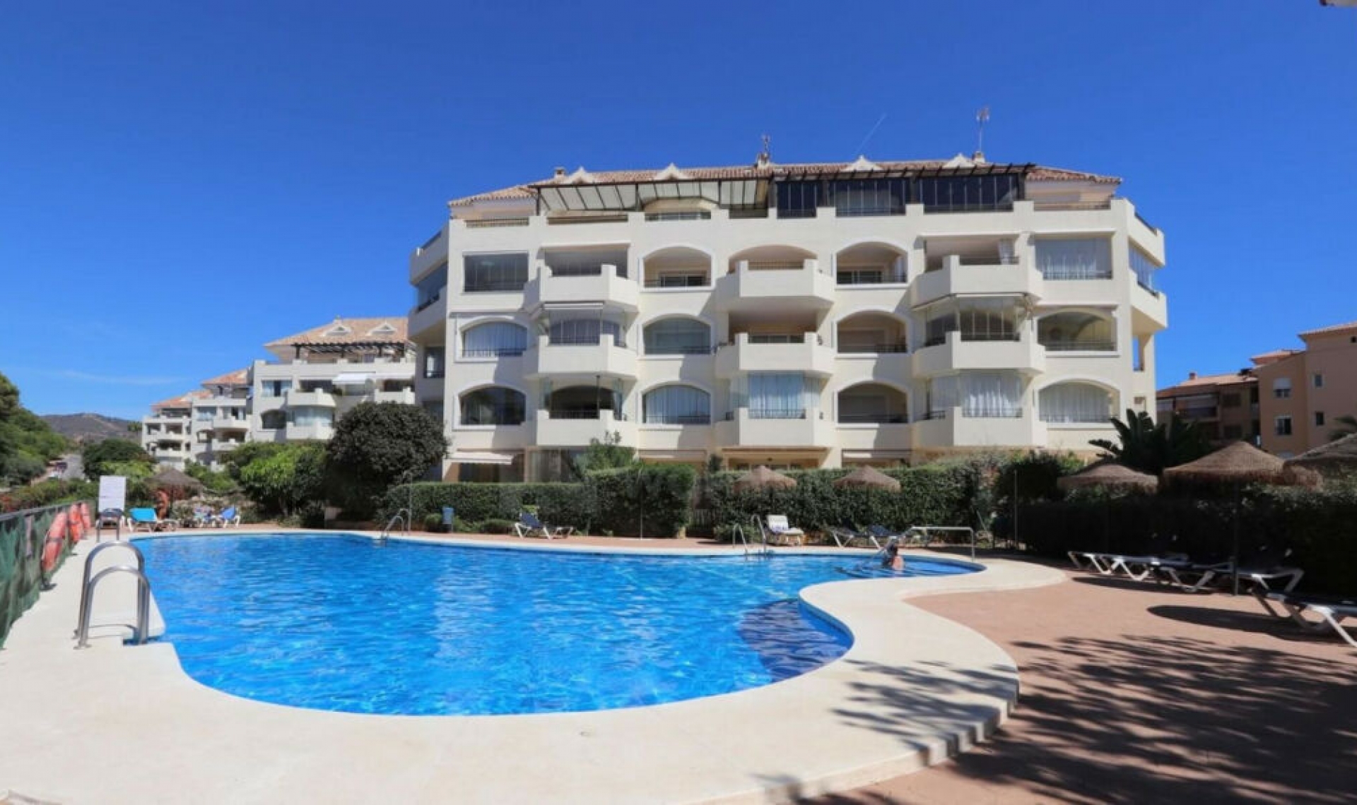 Resale - Apartment -
Elviria