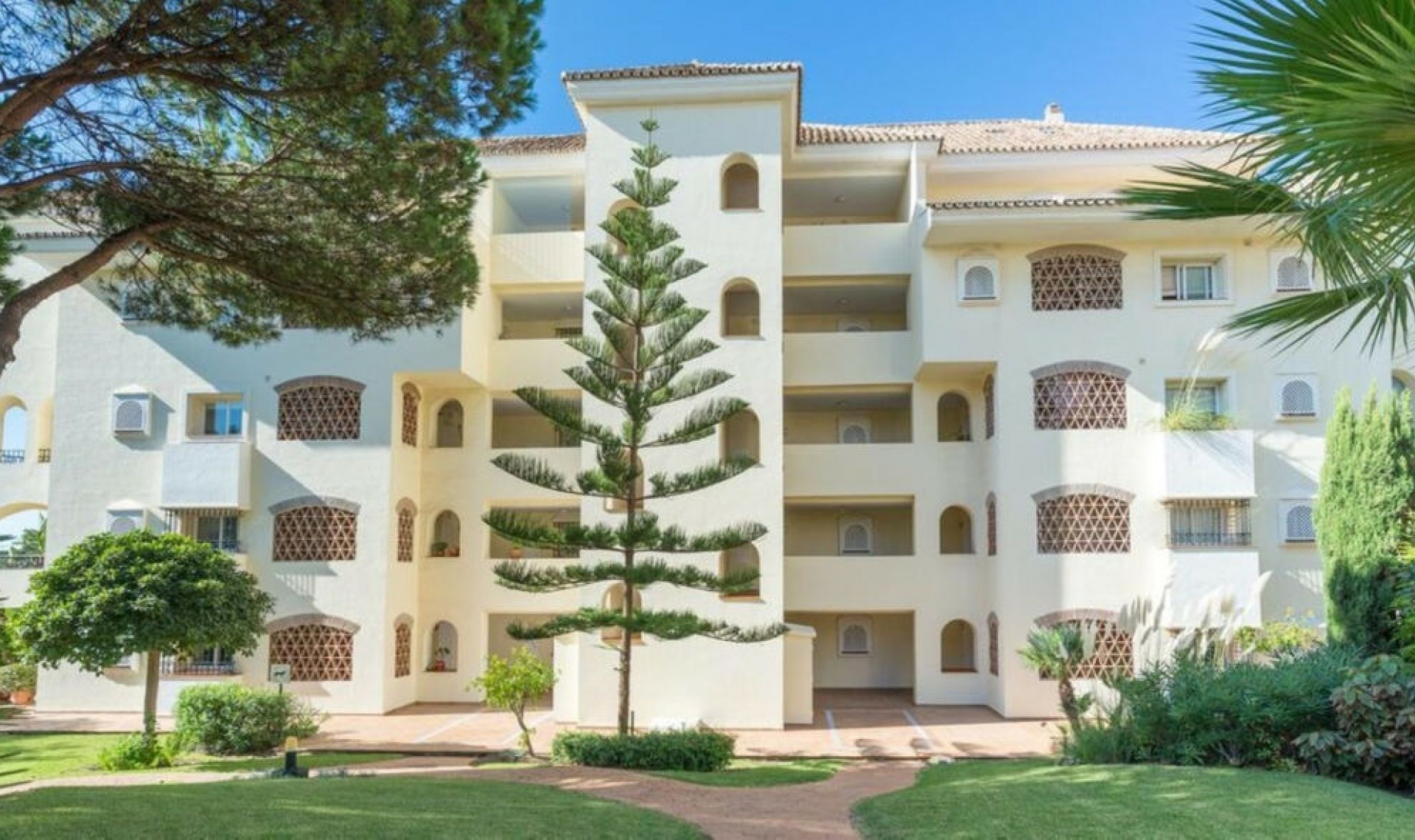 Resale - Apartment -
Elviria