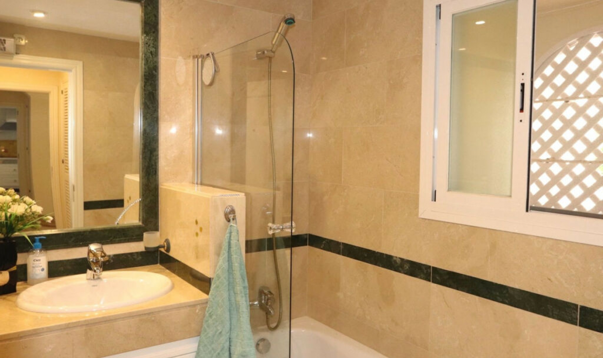 Resale - Apartment -
Elviria