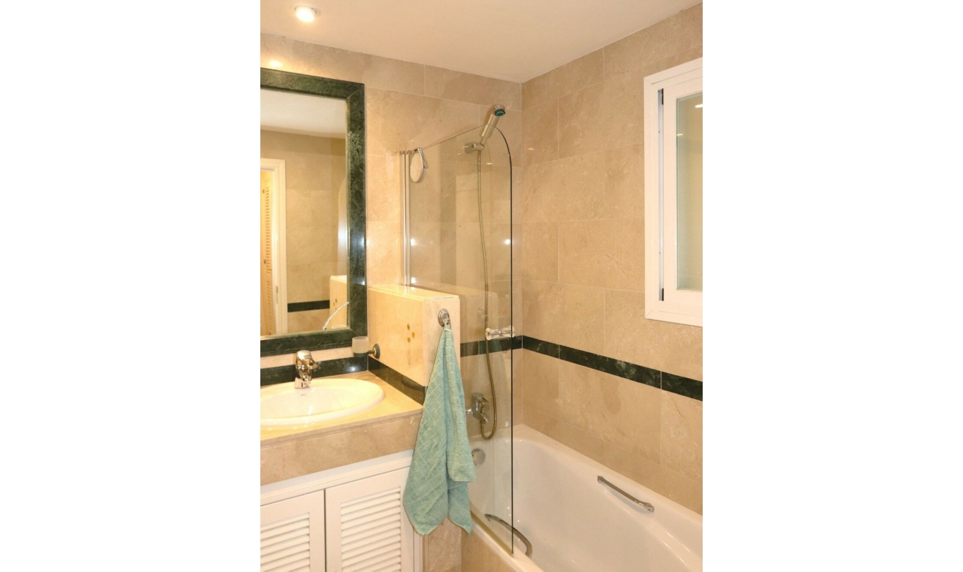 Resale - Apartment -
Elviria