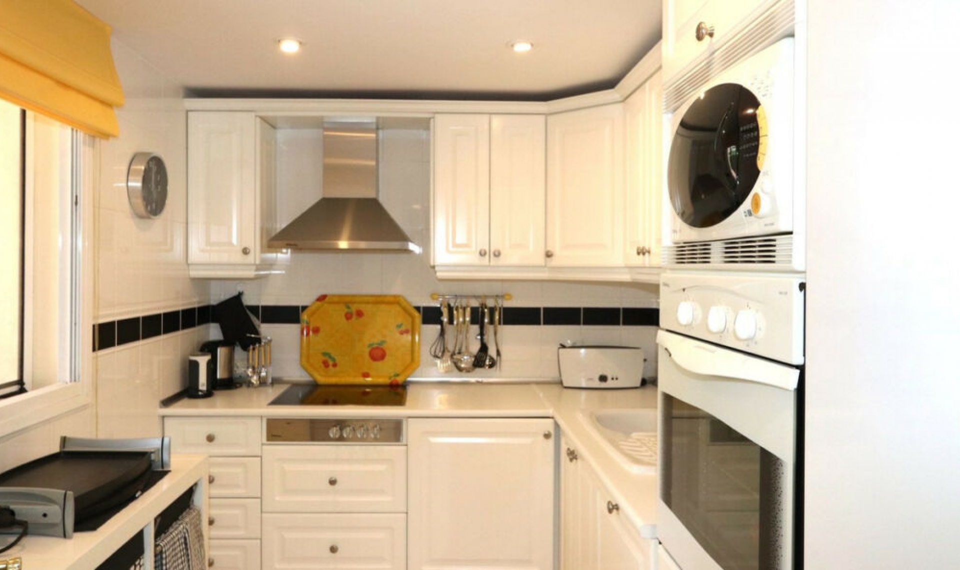 Resale - Apartment -
Elviria