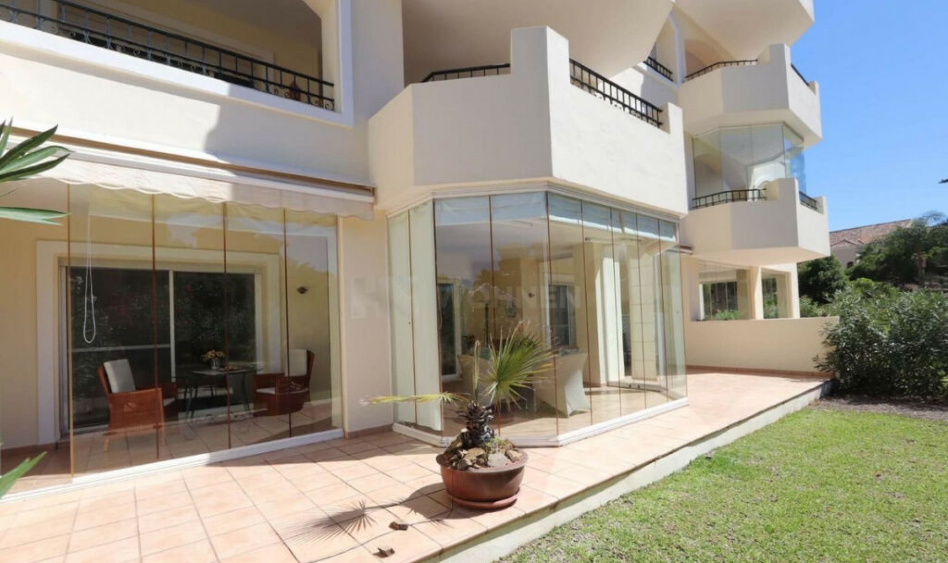 Resale - Apartment -
Elviria