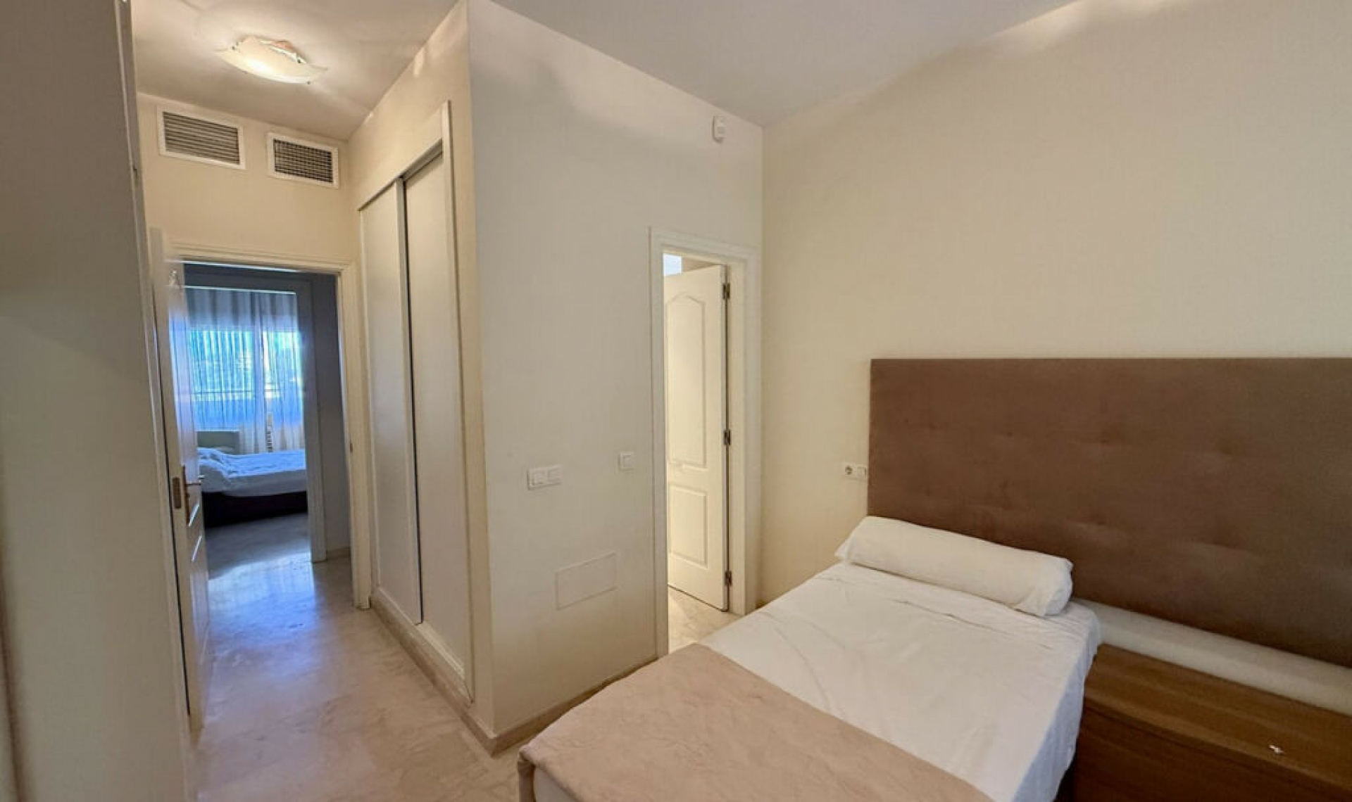 Resale - Apartment -
Elviria