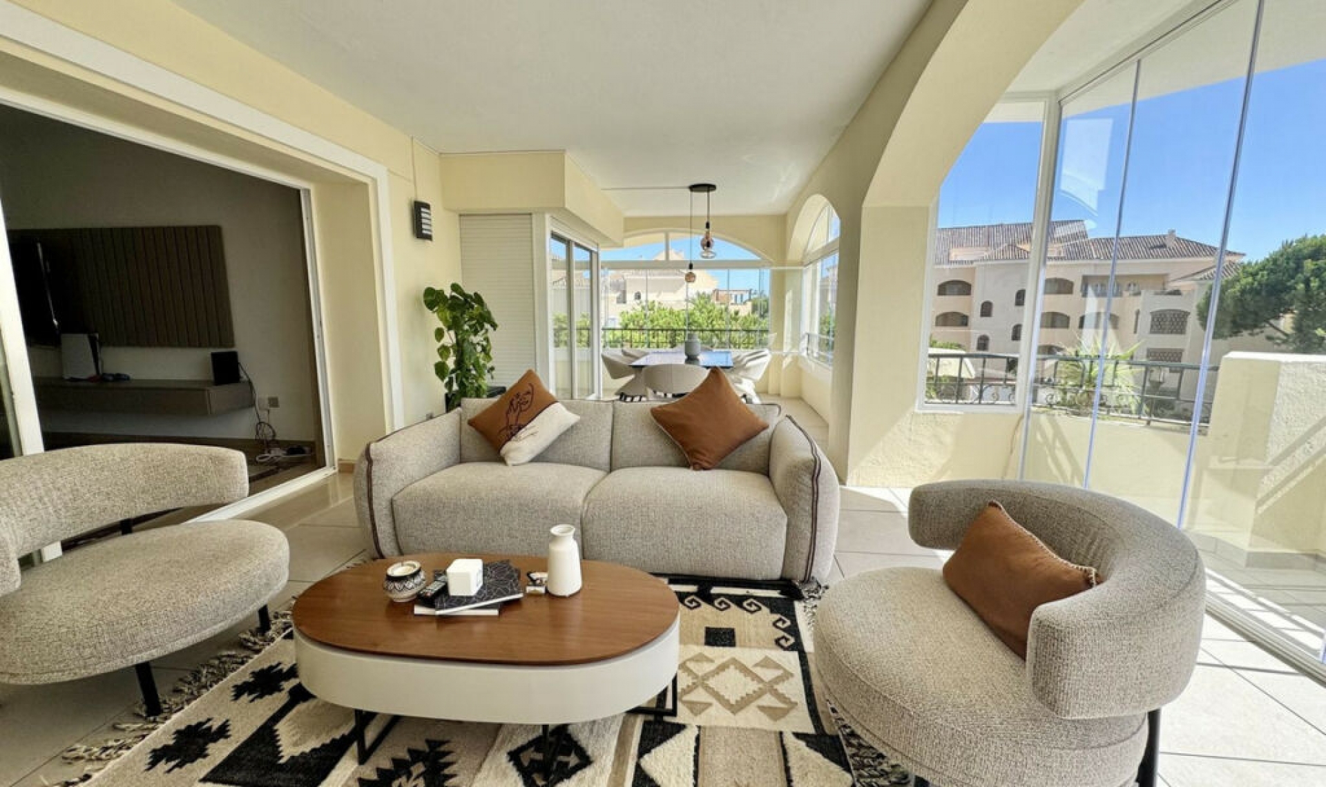 Resale - Apartment -
Elviria
