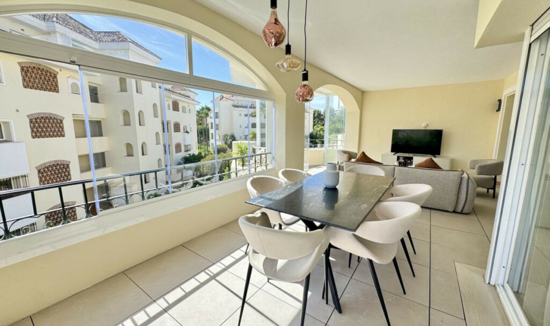 Resale - Apartment -
Elviria