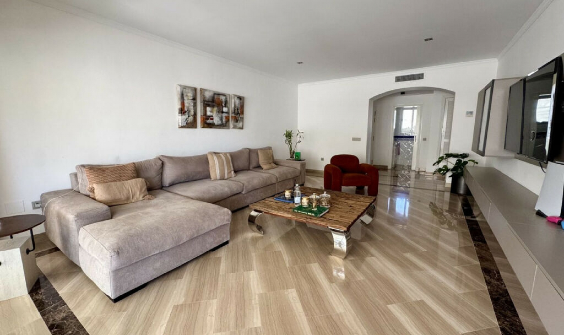 Resale - Apartment -
Elviria