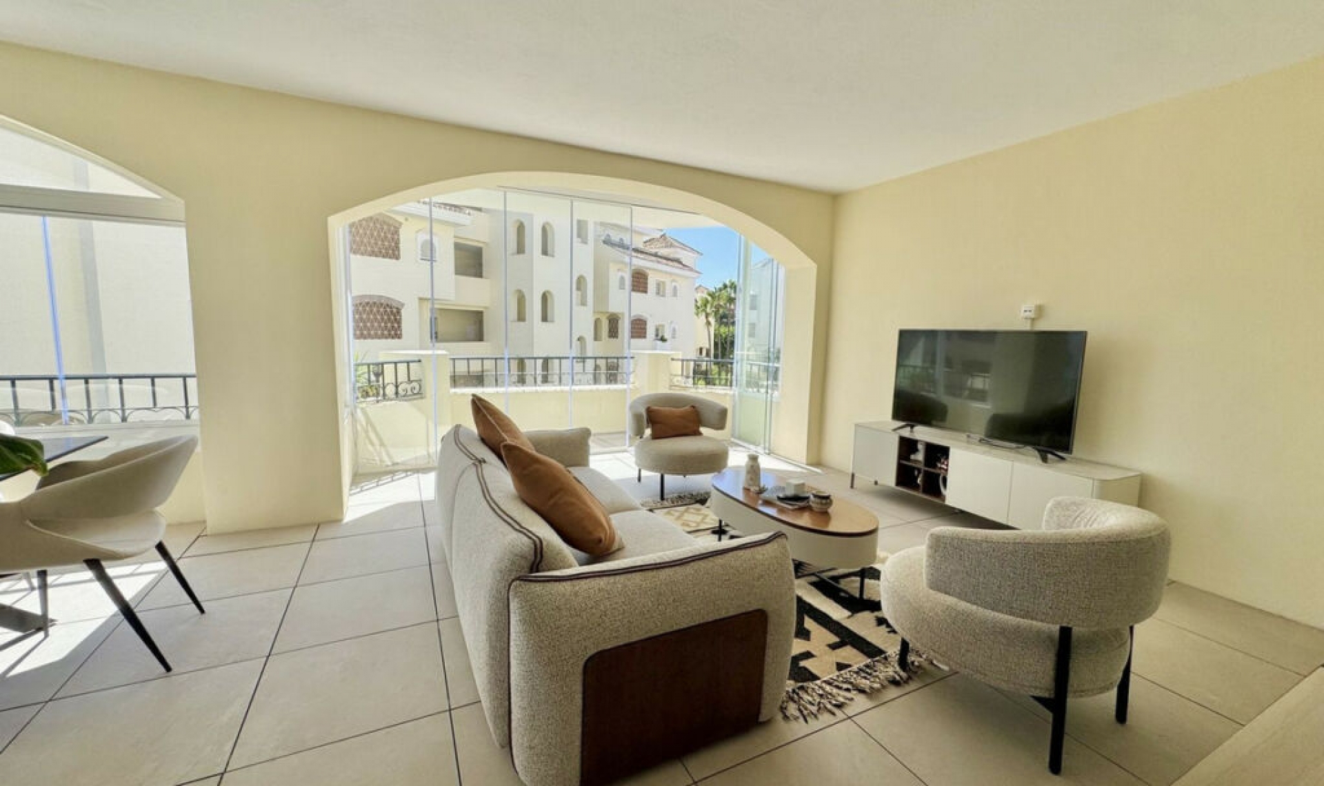 Resale - Apartment -
Elviria