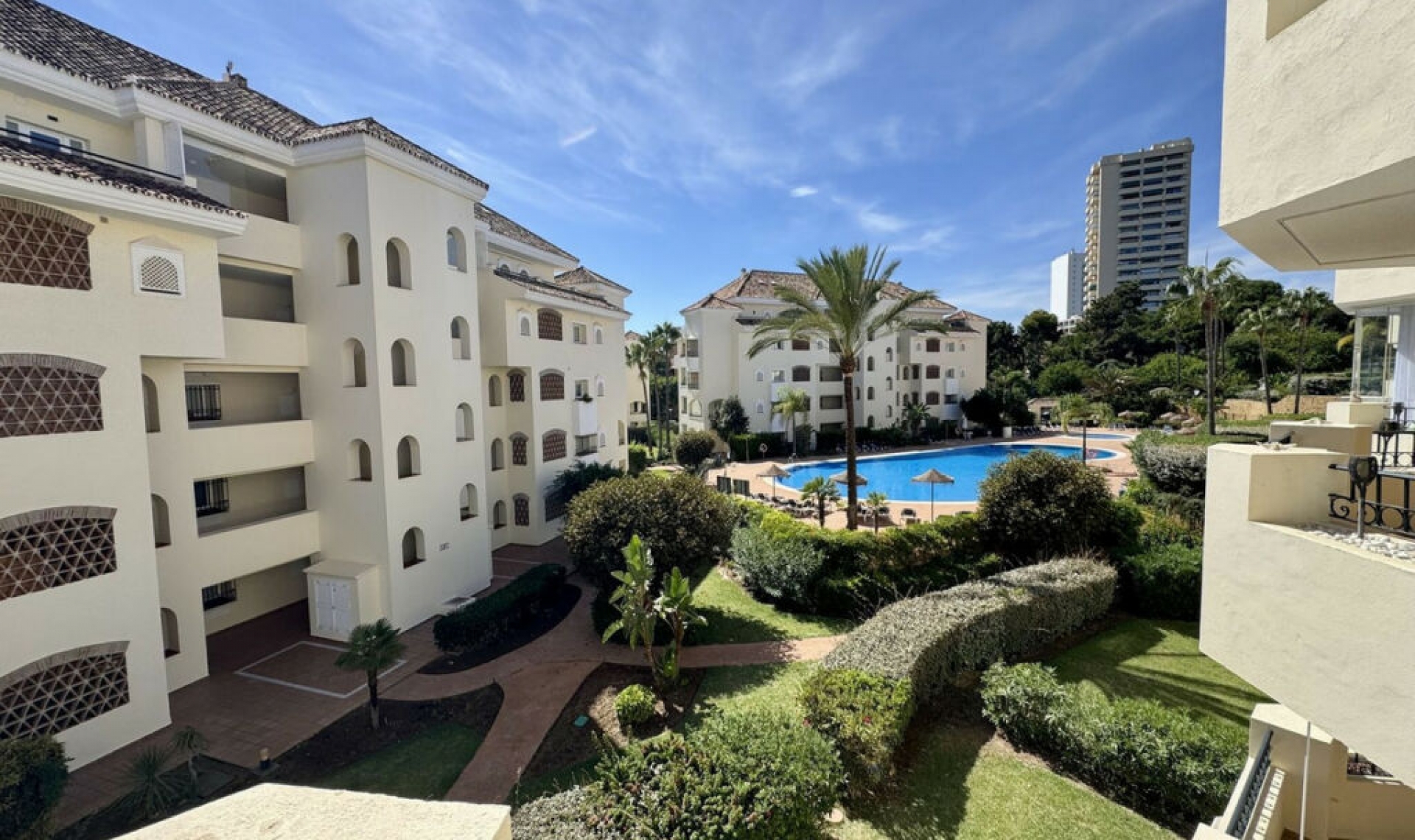 Resale - Apartment -
Elviria