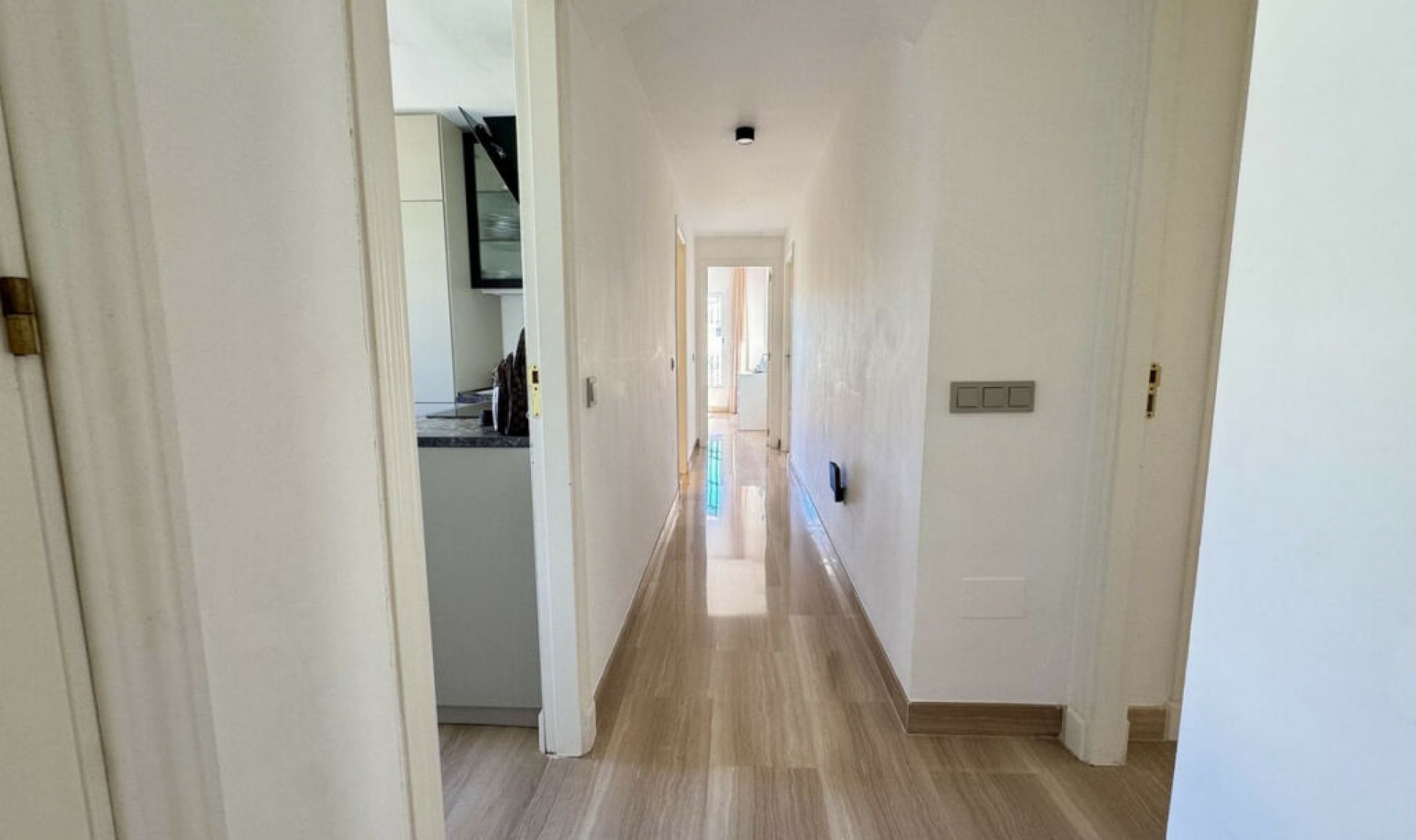 Resale - Apartment -
Elviria