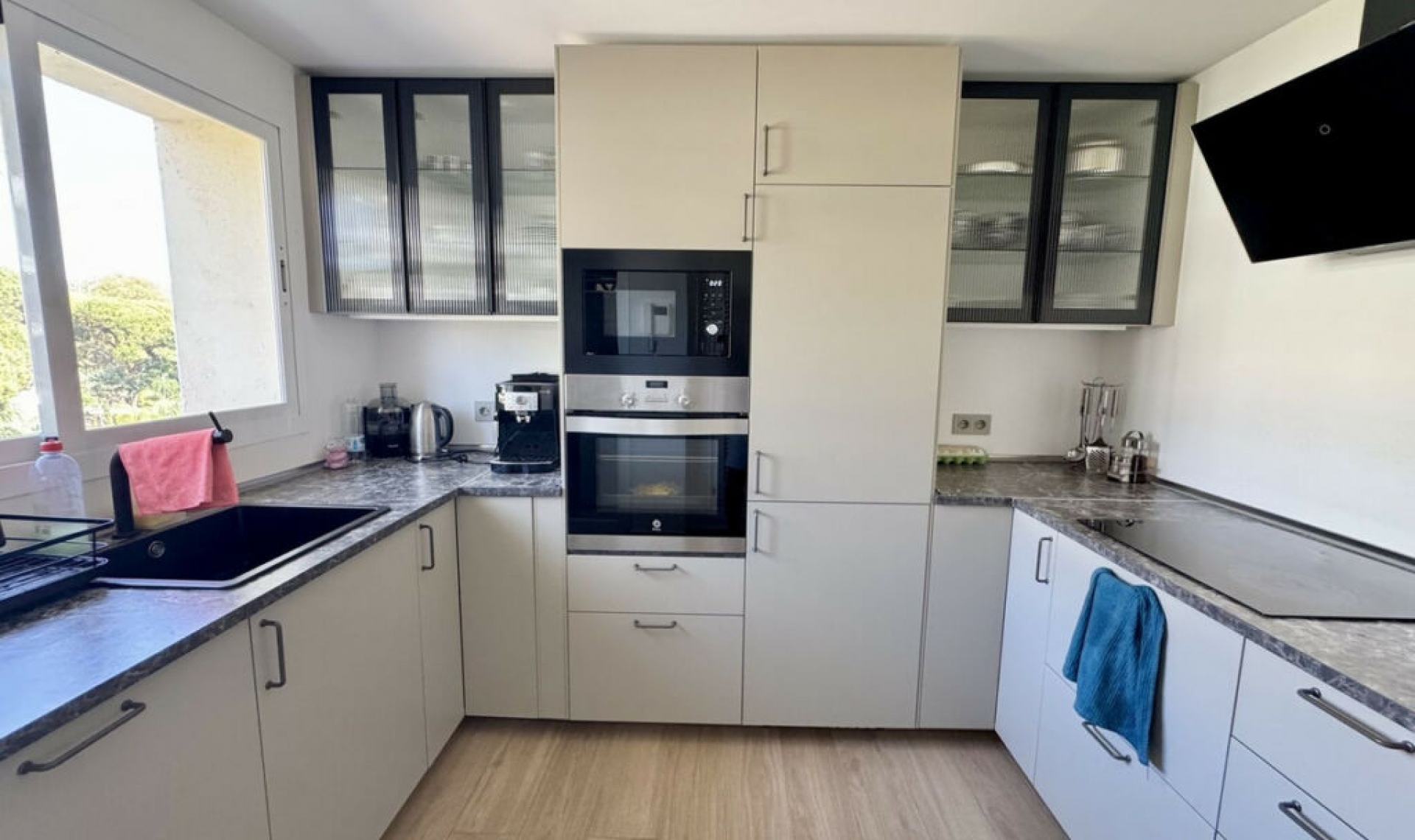 Resale - Apartment -
Elviria