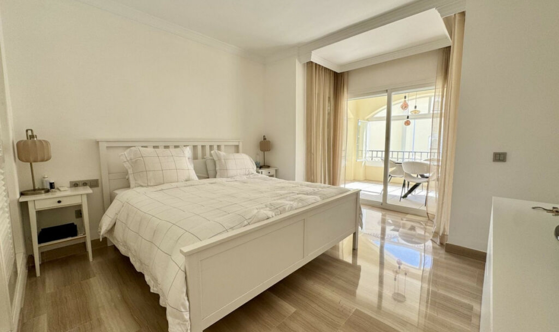 Resale - Apartment -
Elviria