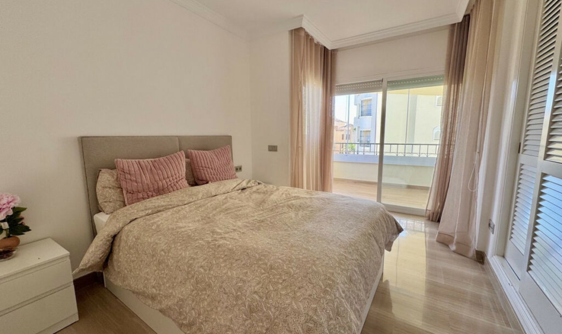 Resale - Apartment -
Elviria