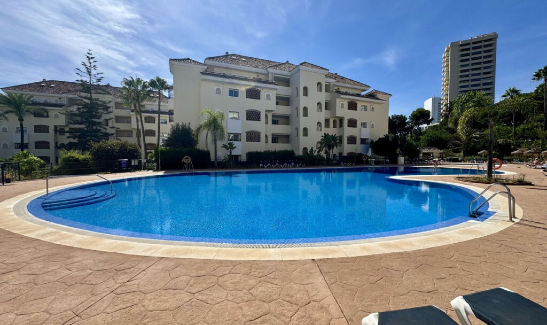 Resale - Apartment -
Elviria