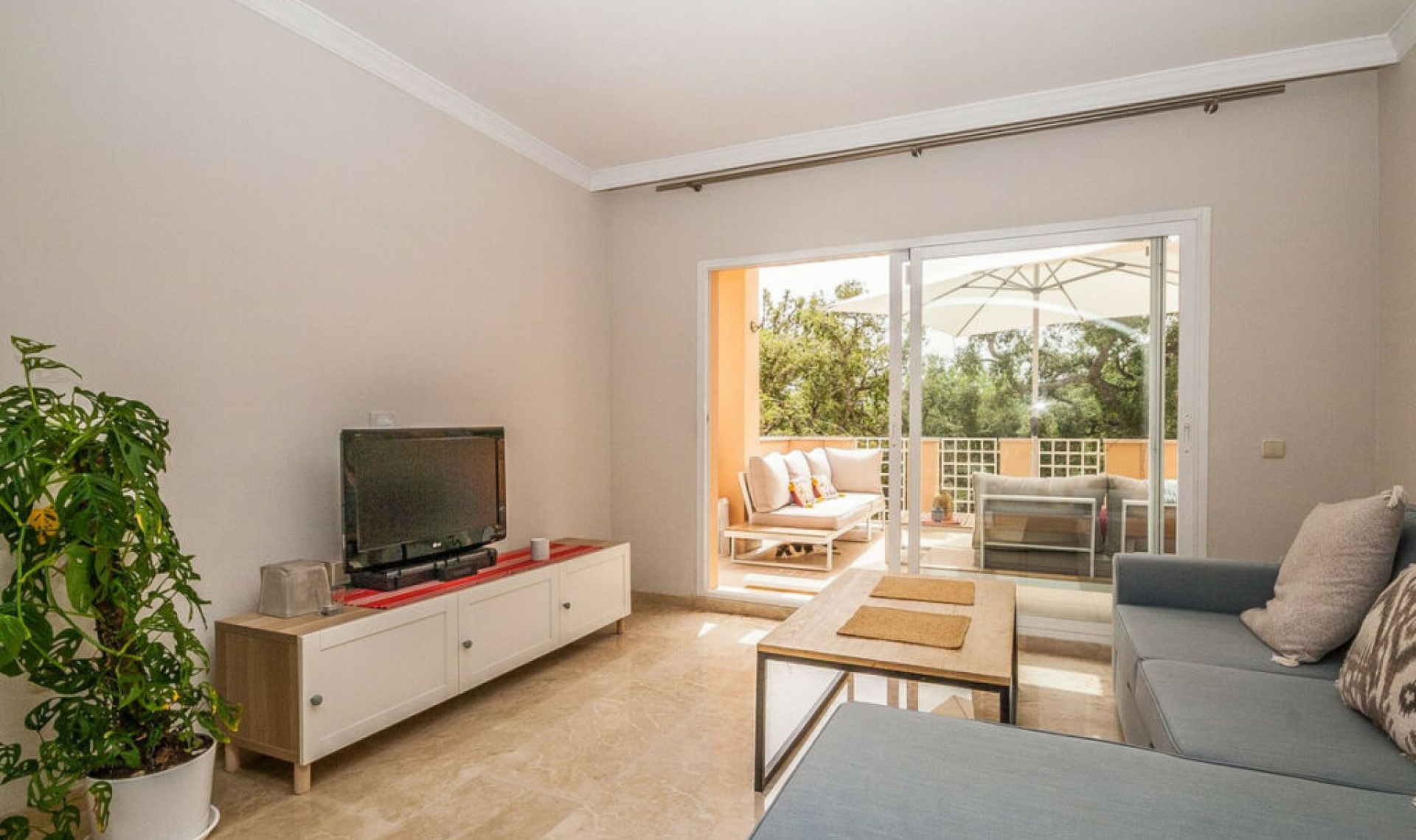 Resale - Apartment -
Elviria