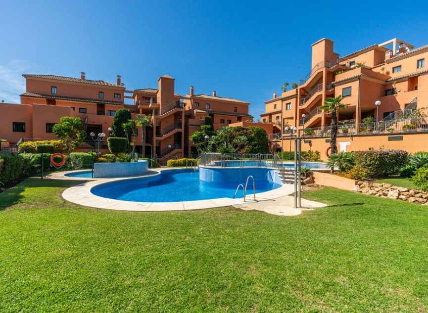Resale - Apartment -
Elviria