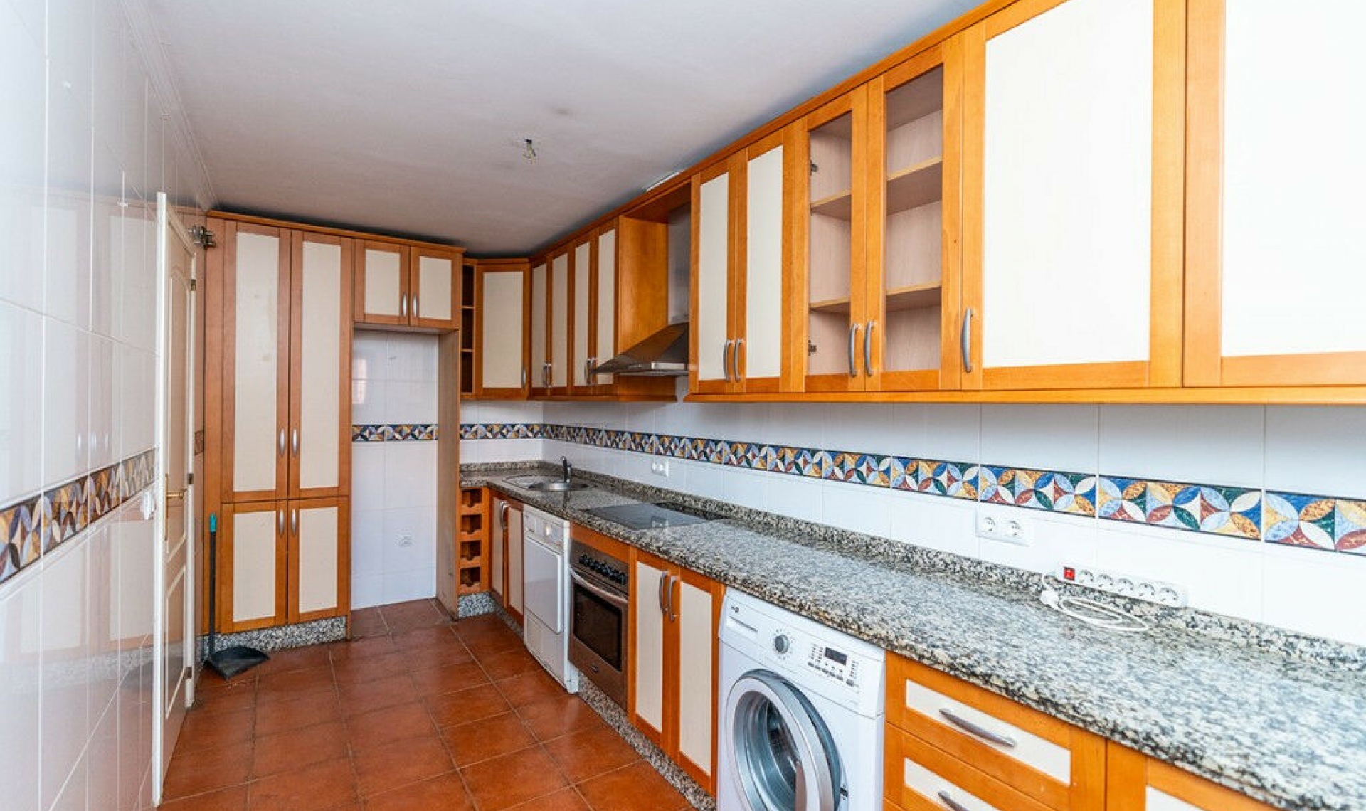 Resale - Apartment -
Elviria