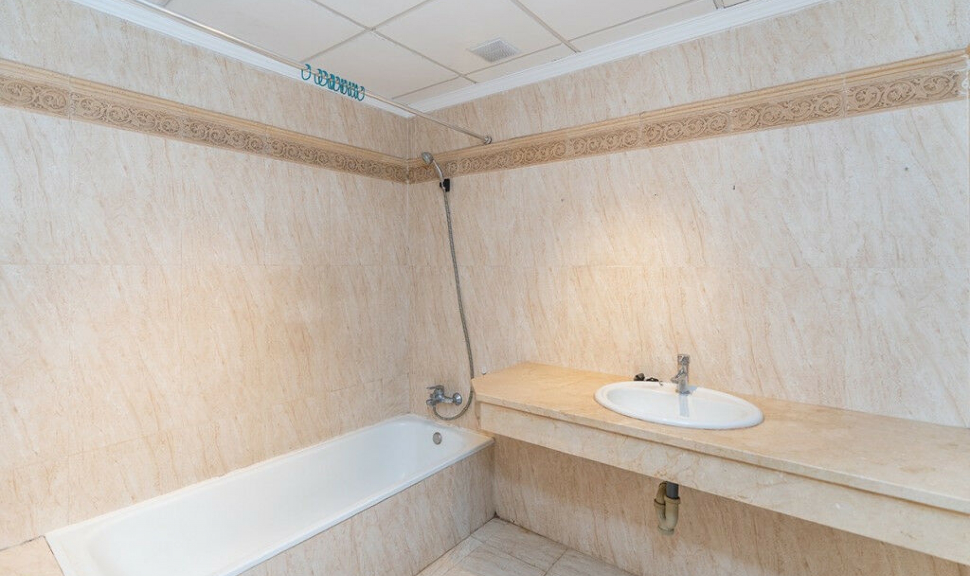 Resale - Apartment -
Elviria
