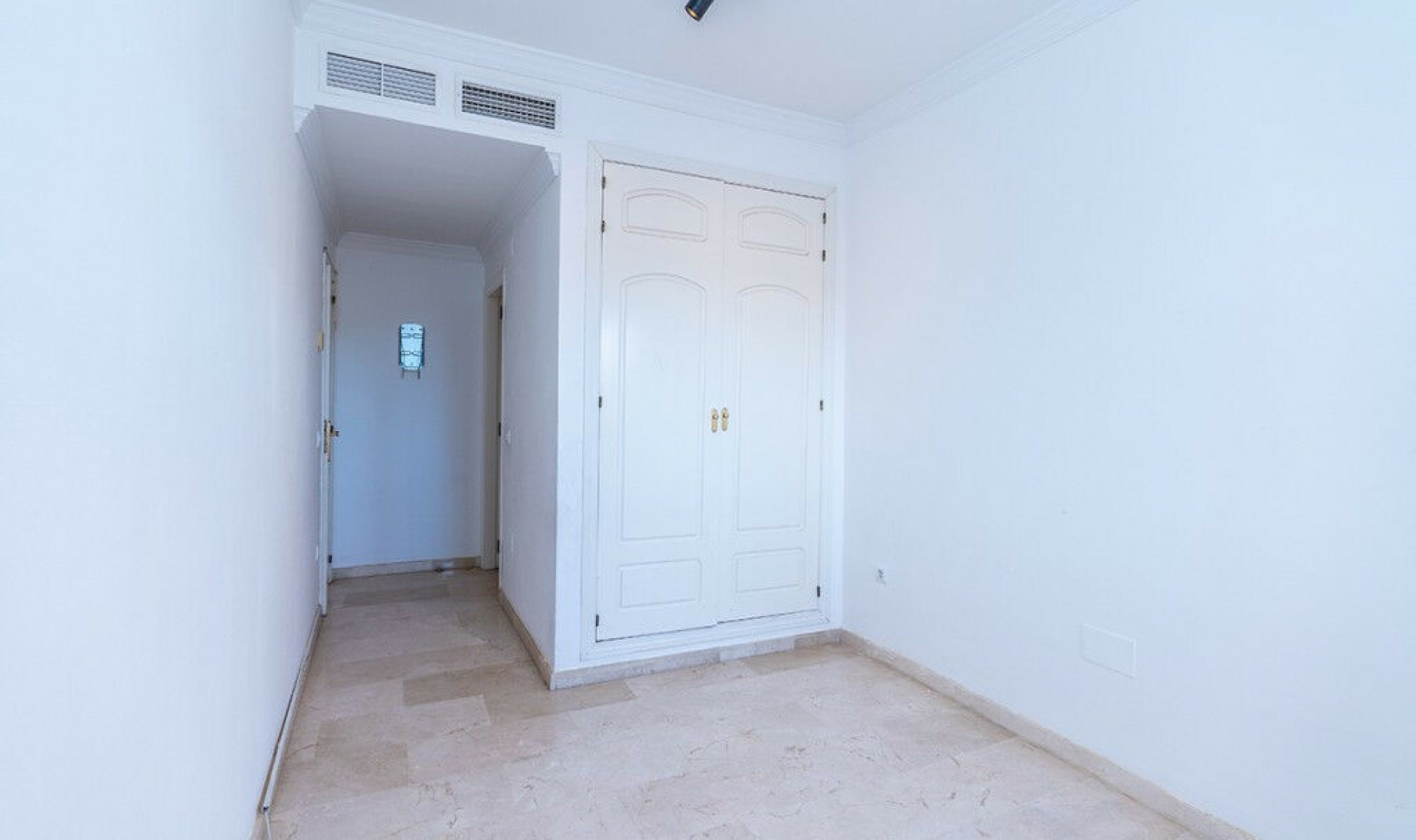 Resale - Apartment -
Elviria