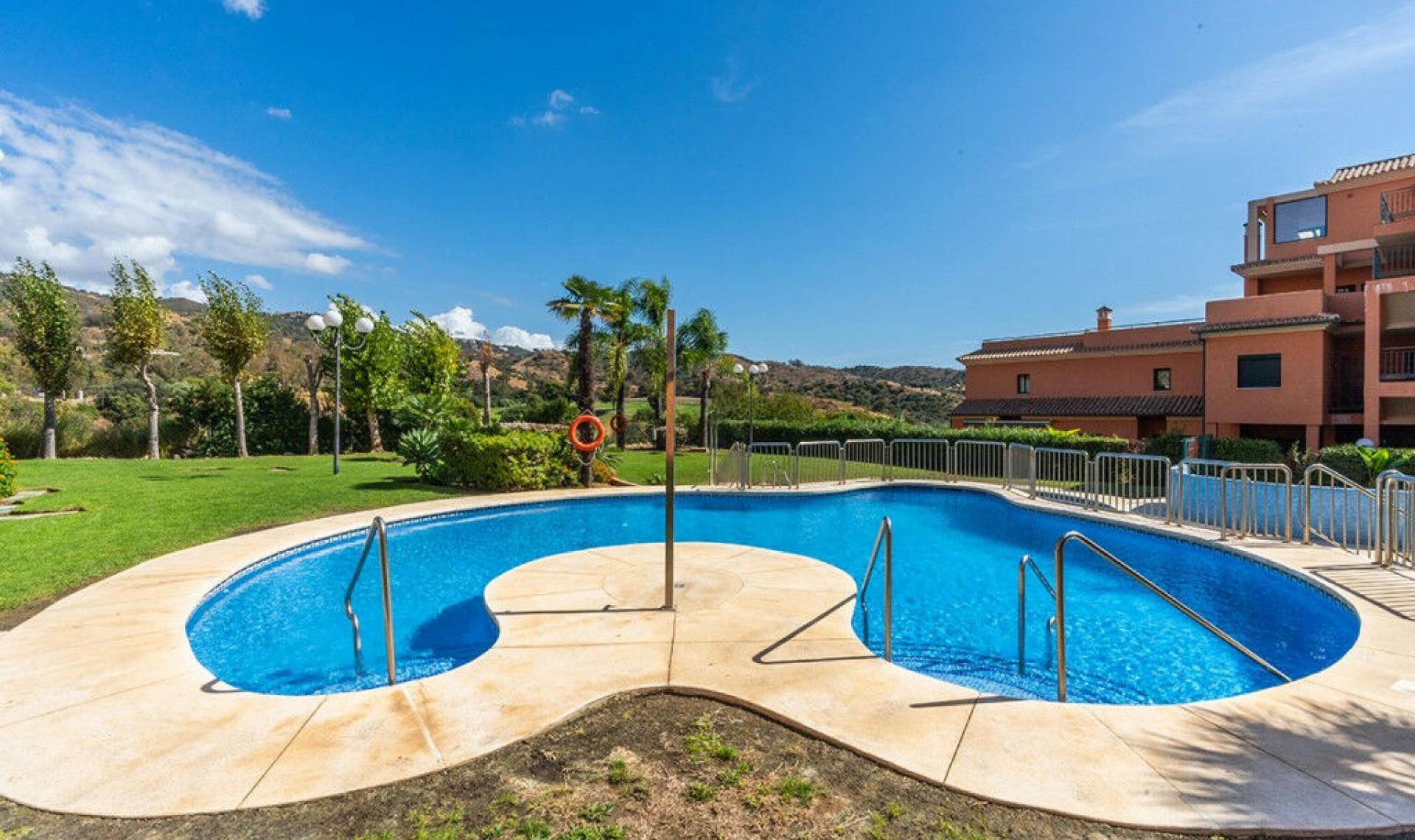 Resale - Apartment -
Elviria