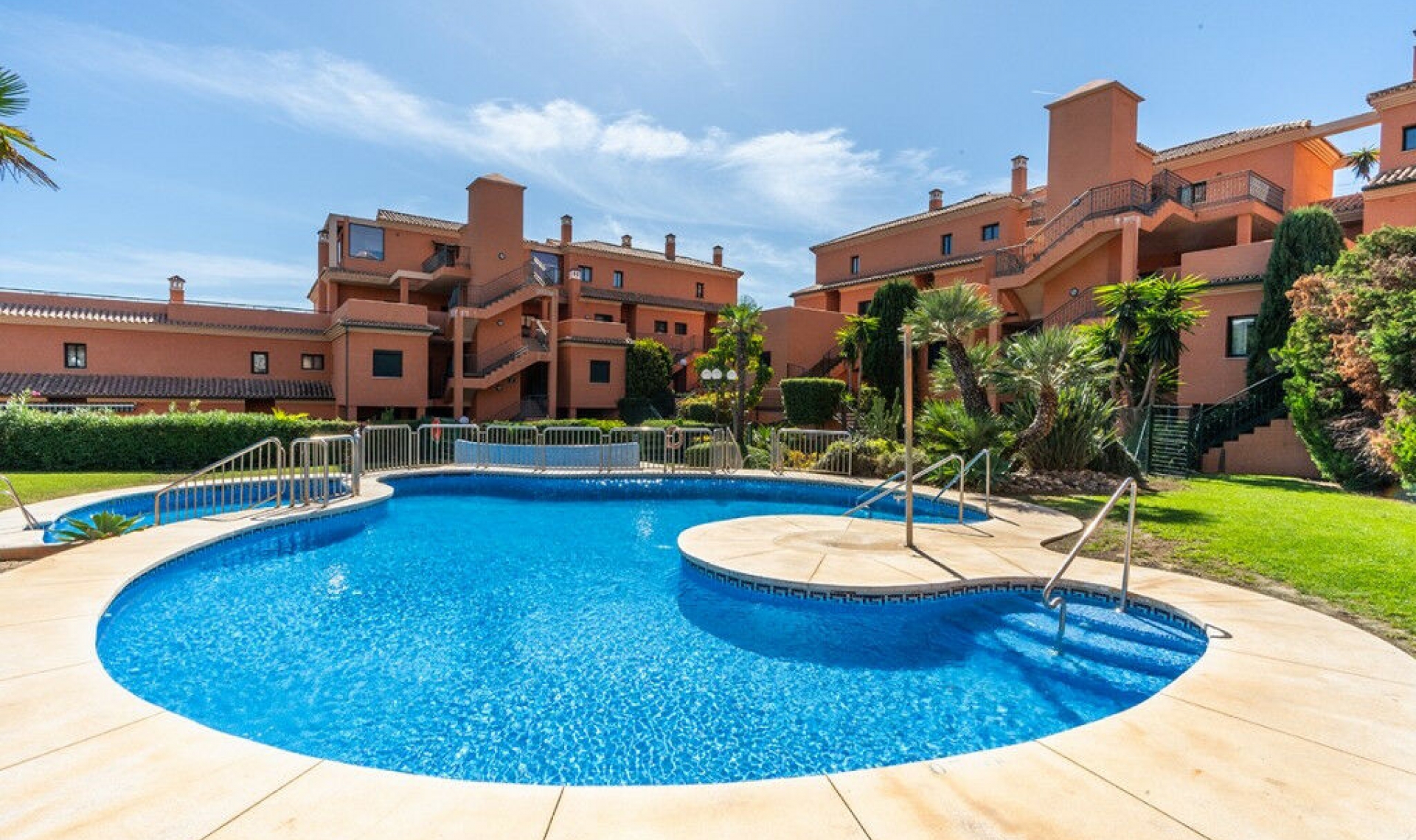 Resale - Apartment -
Elviria