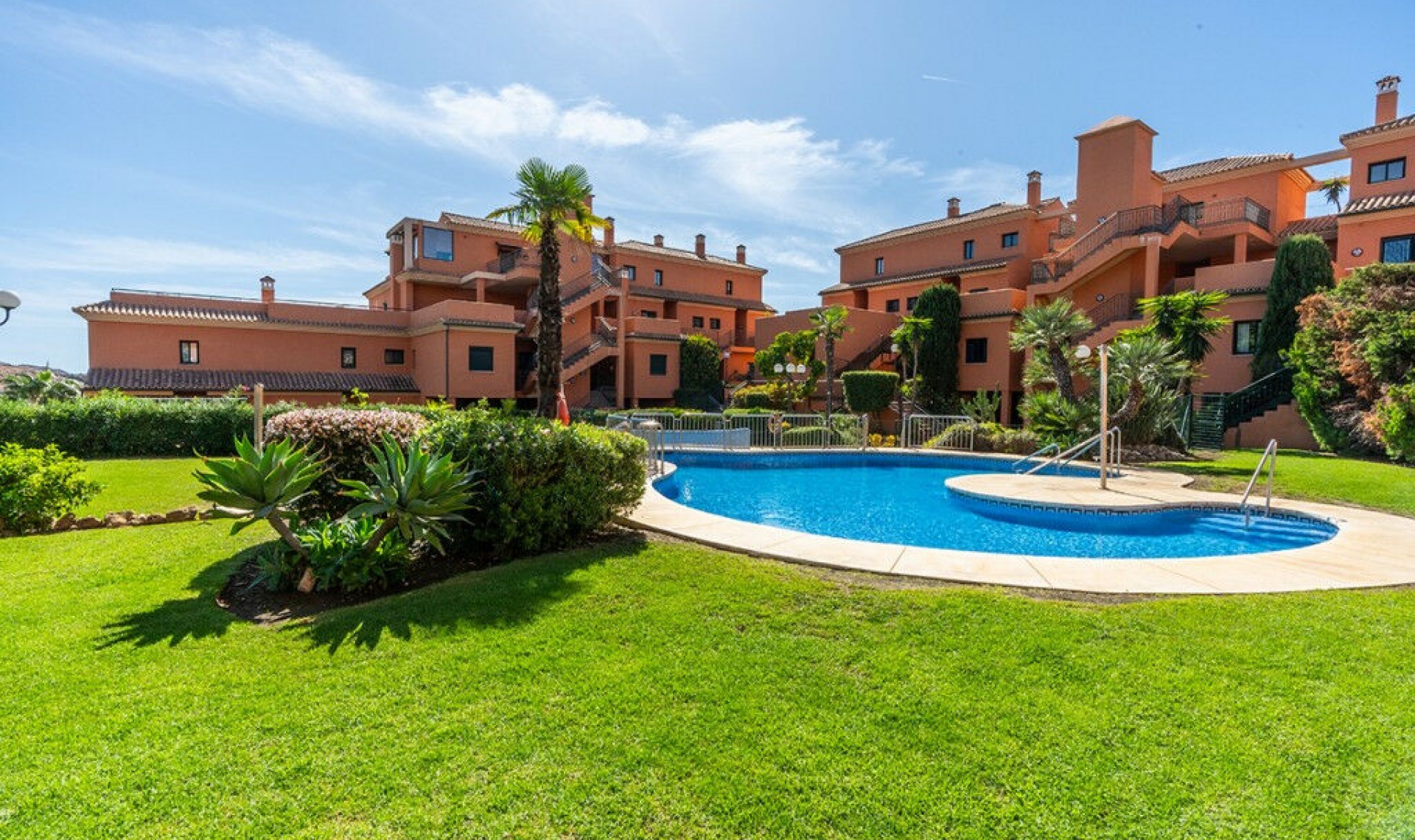 Resale - Apartment -
Elviria