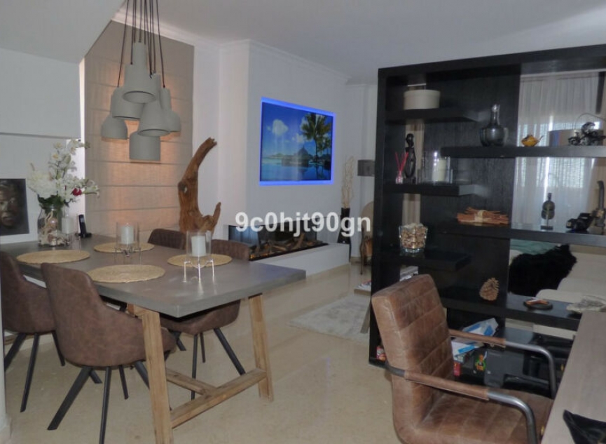 Resale - Apartment -
Elviria